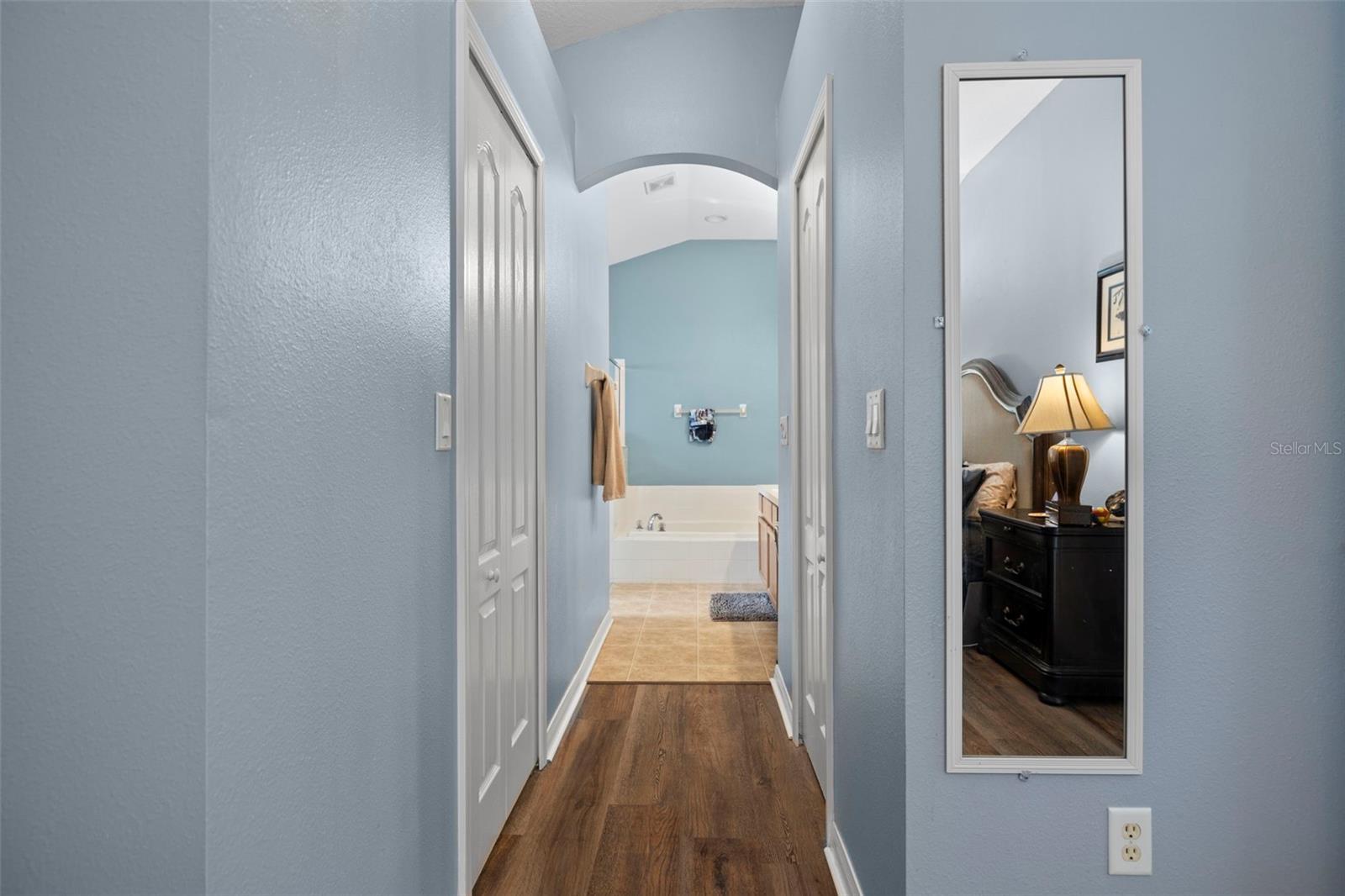 7831 STONELEIGH DR — photo 18