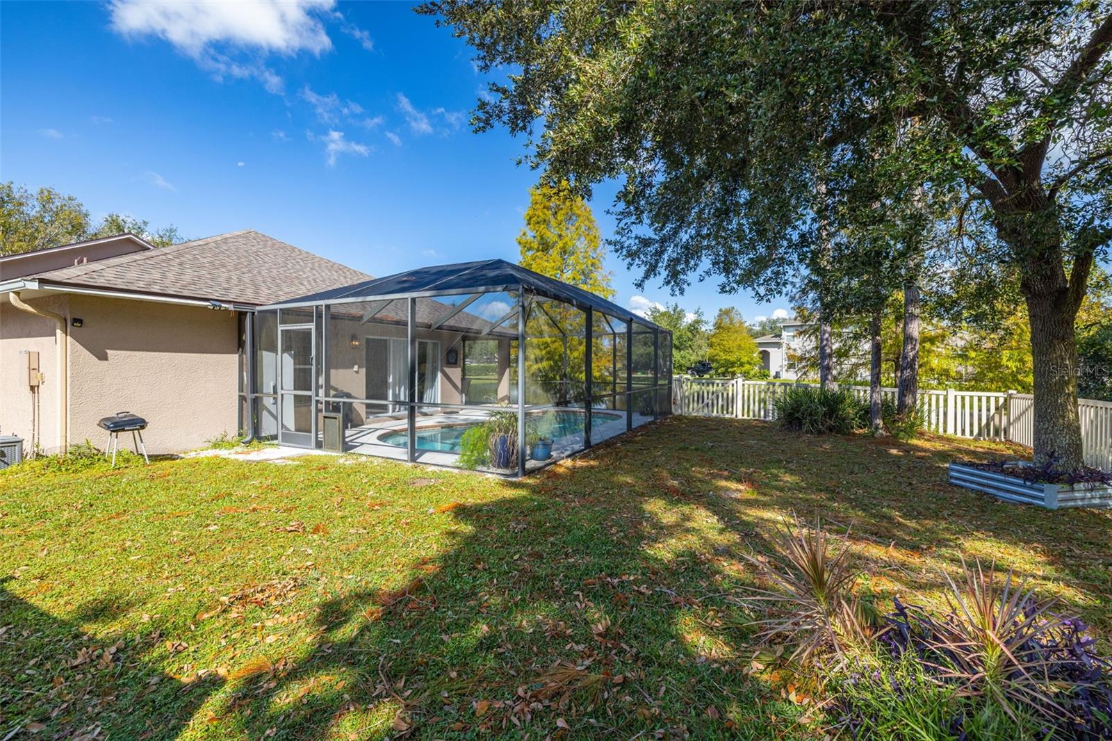 7831 STONELEIGH DR — photo 35