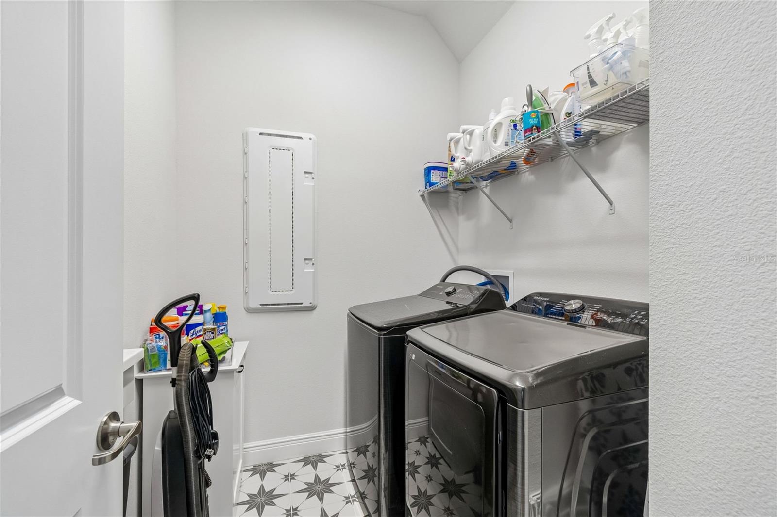 6107 NIKKI LANE LN — photo 52