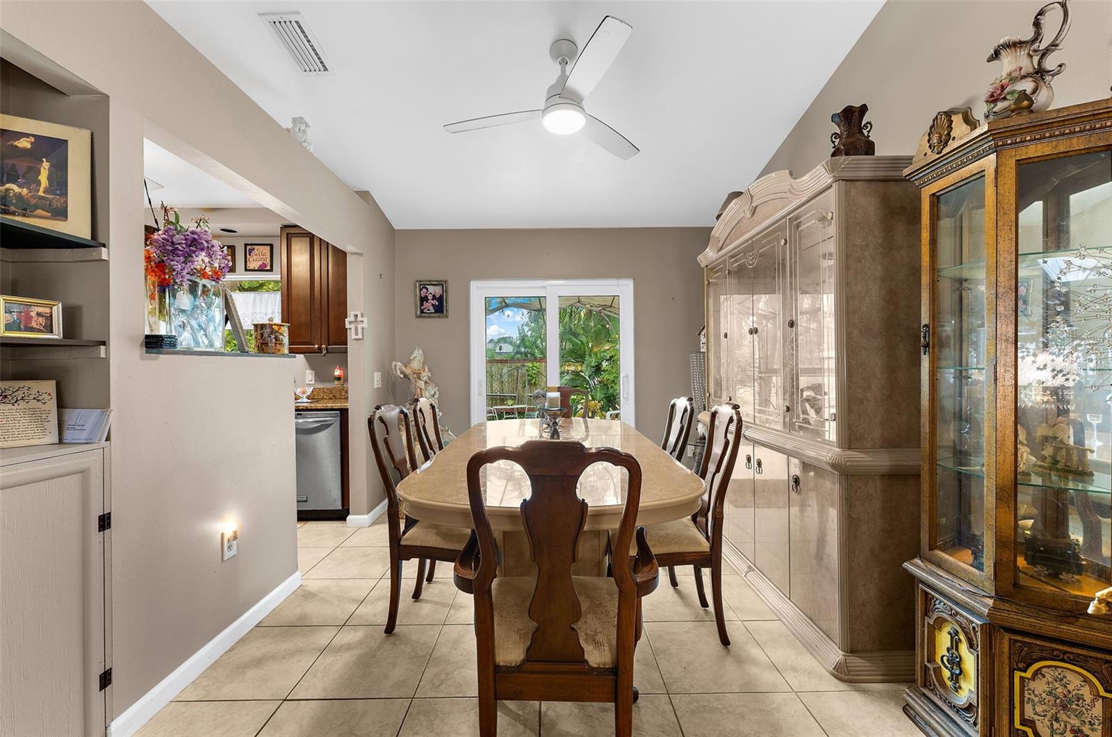 620 BURKE RD — photo 10