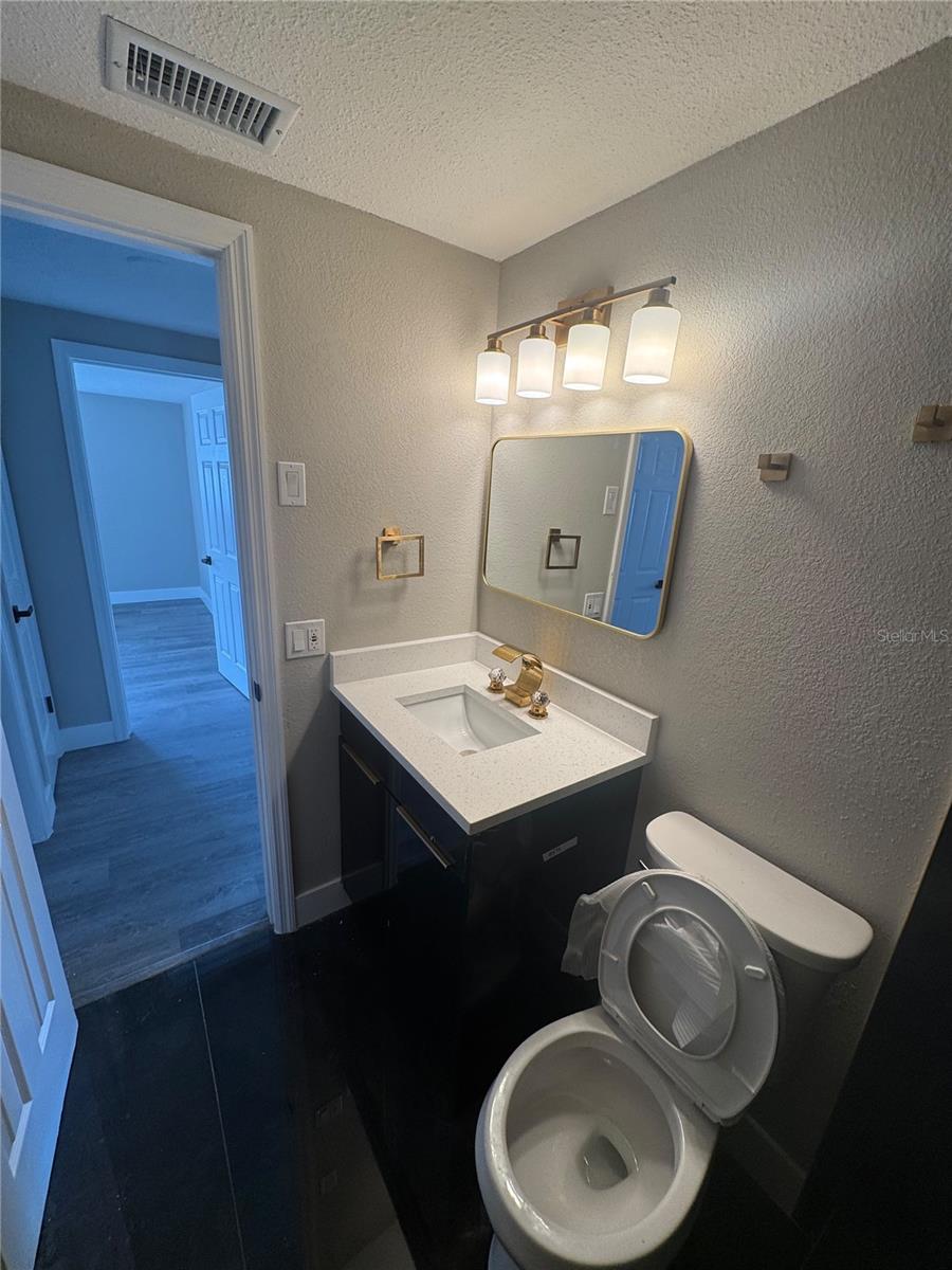 7401 COUNTRY CLUB DR — photo 16