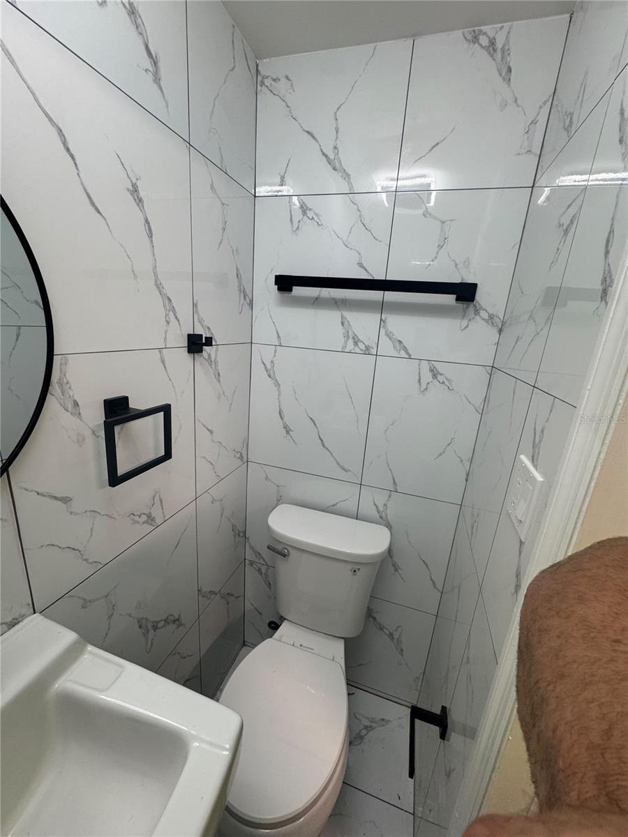 7401 COUNTRY CLUB DR — photo 20