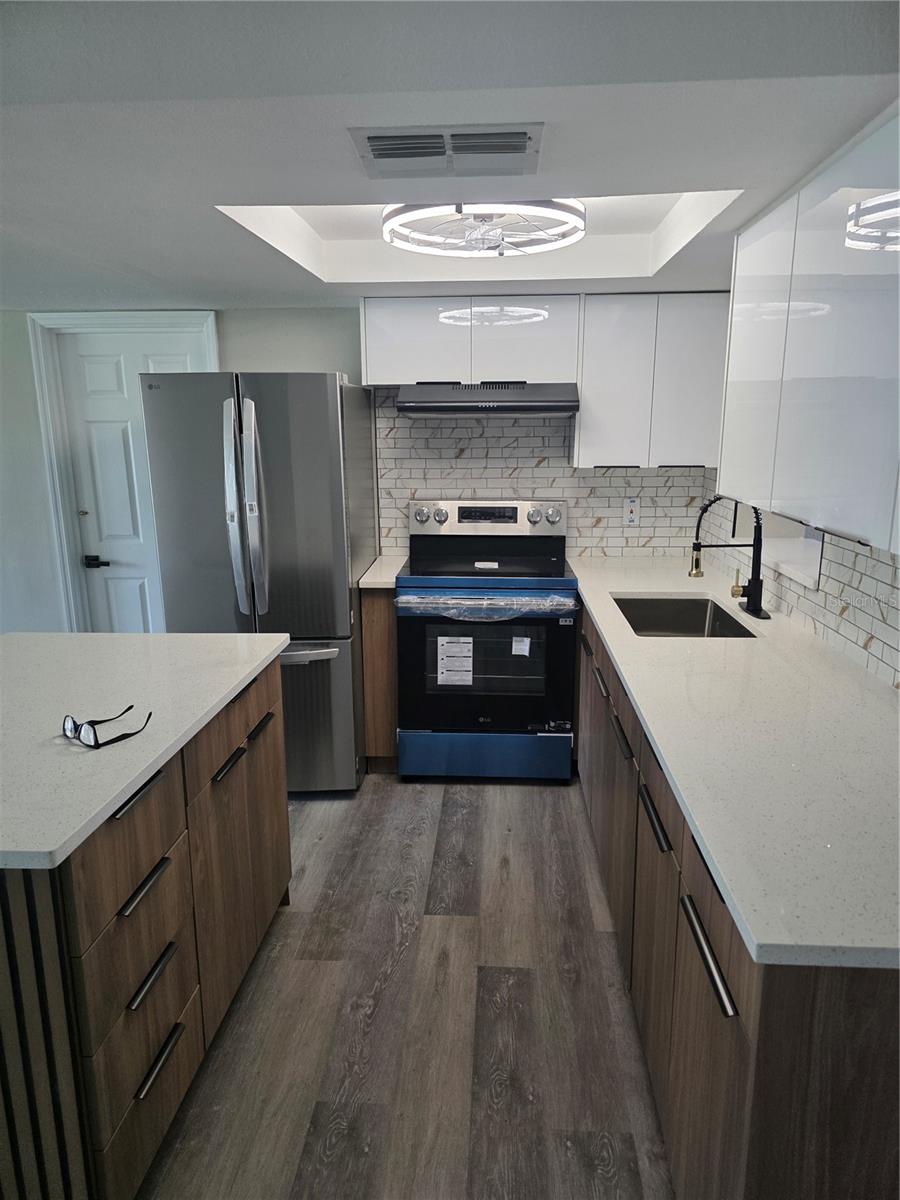 7401 COUNTRY CLUB DR — photo 13