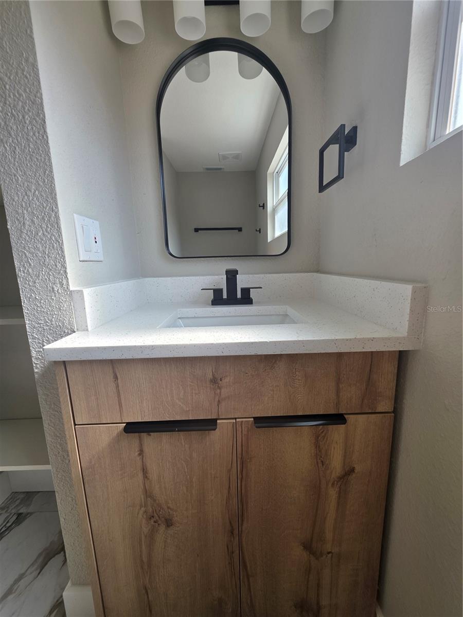 7401 COUNTRY CLUB DR — photo 24
