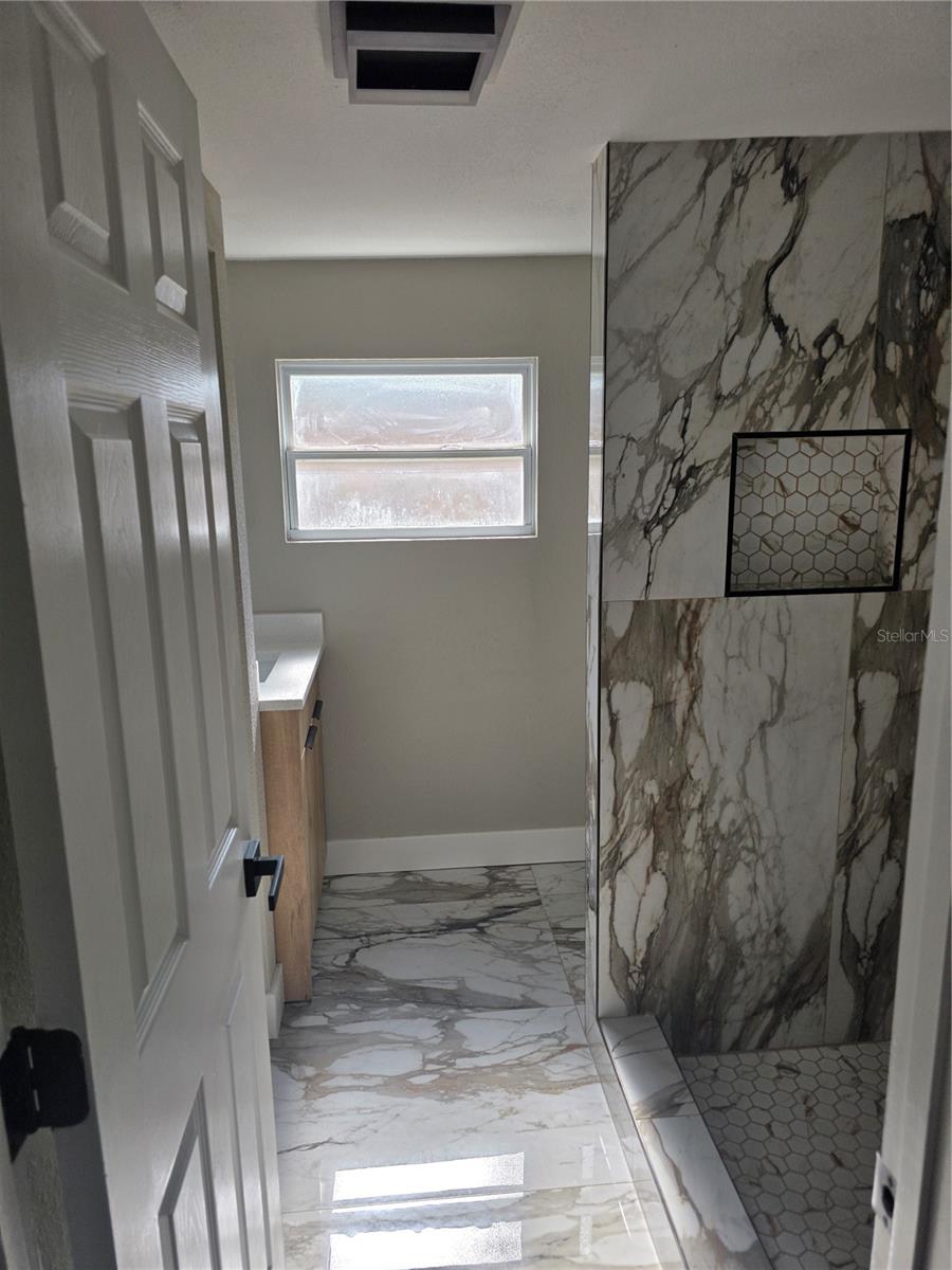 7401 COUNTRY CLUB DR — photo 25
