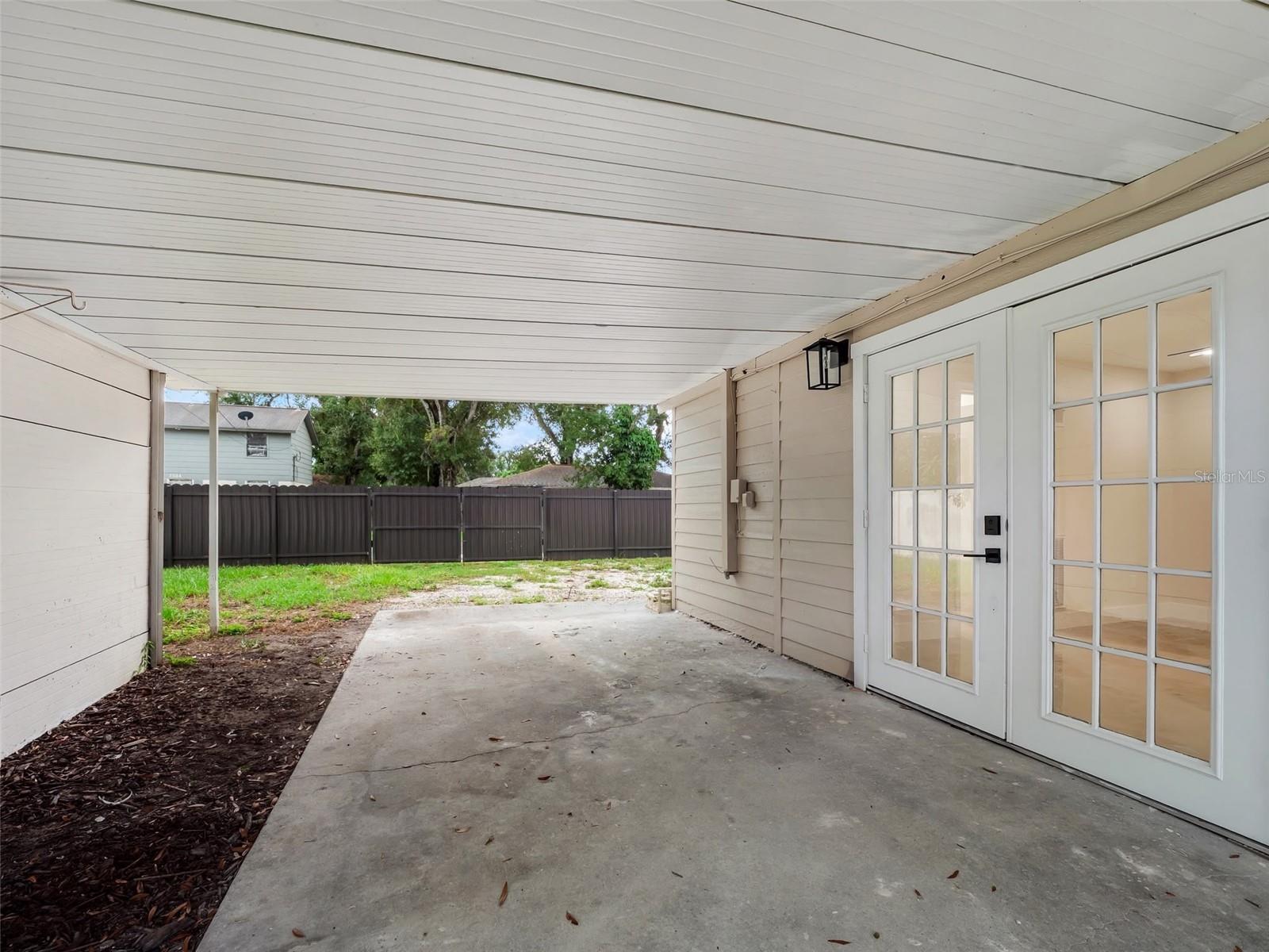 6801 N CLEARVIEW AVE — photo 25