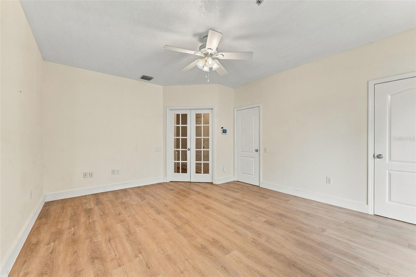 3121 BAYSHORE OAKS DR — photo 4