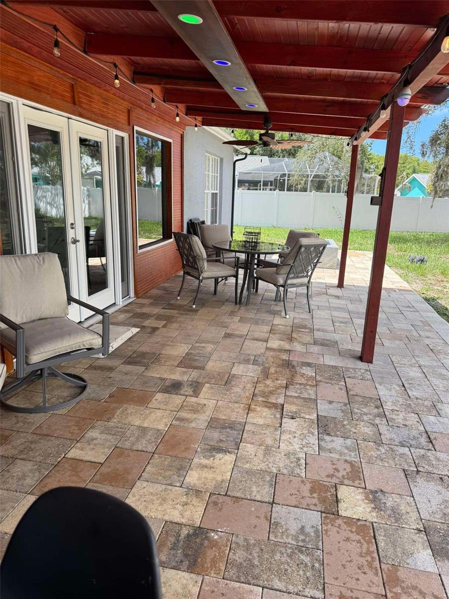 10411 RAINBOW OAKS DR — photo 2