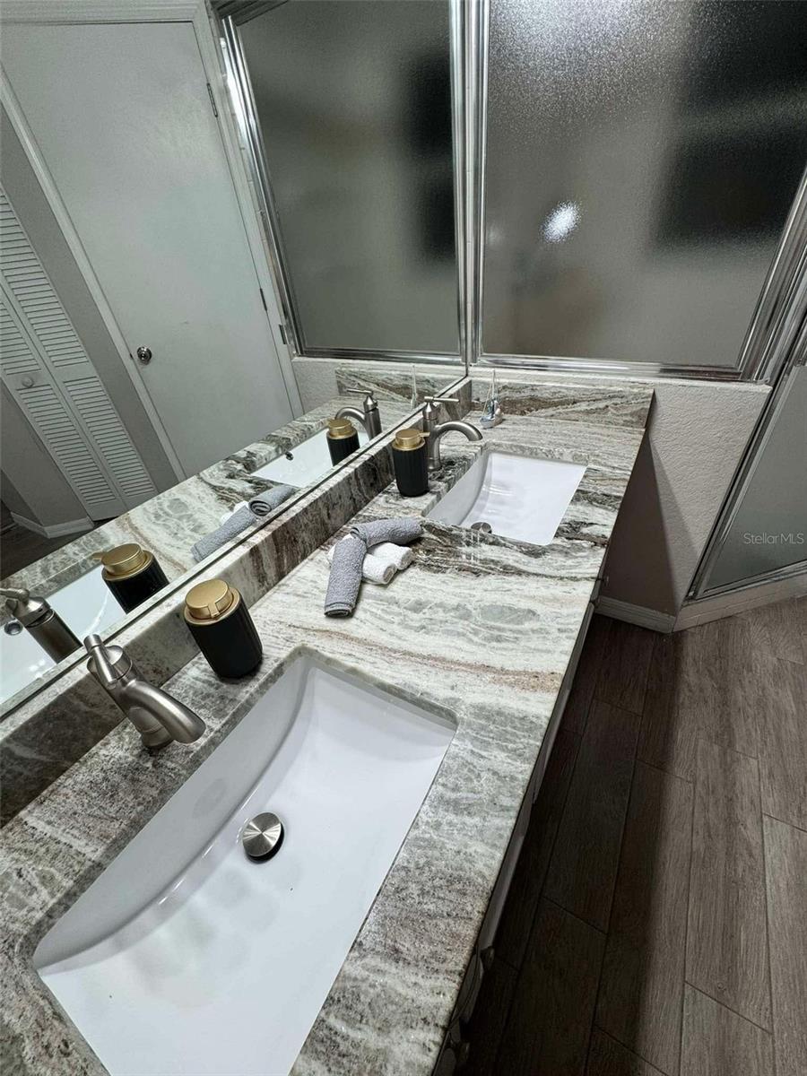 10411 RAINBOW OAKS DR — photo 8