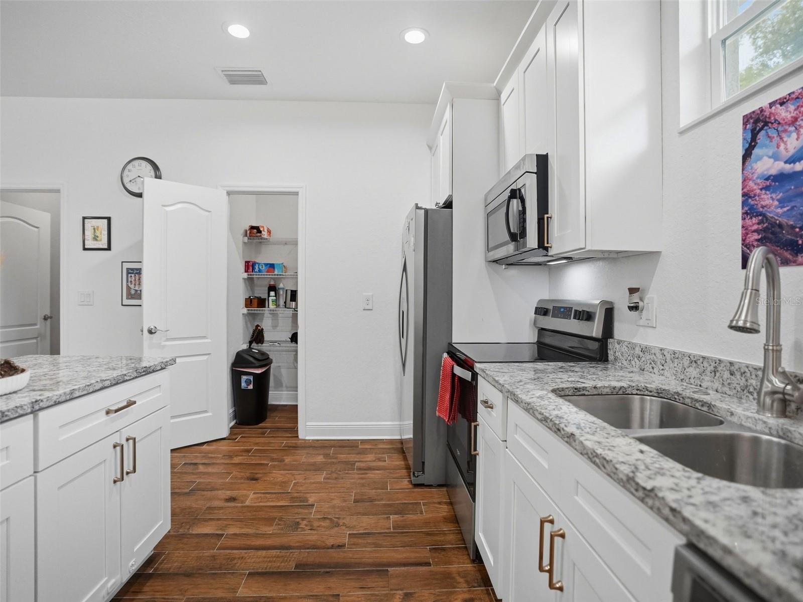 3518 E 27TH AVE — photo 16