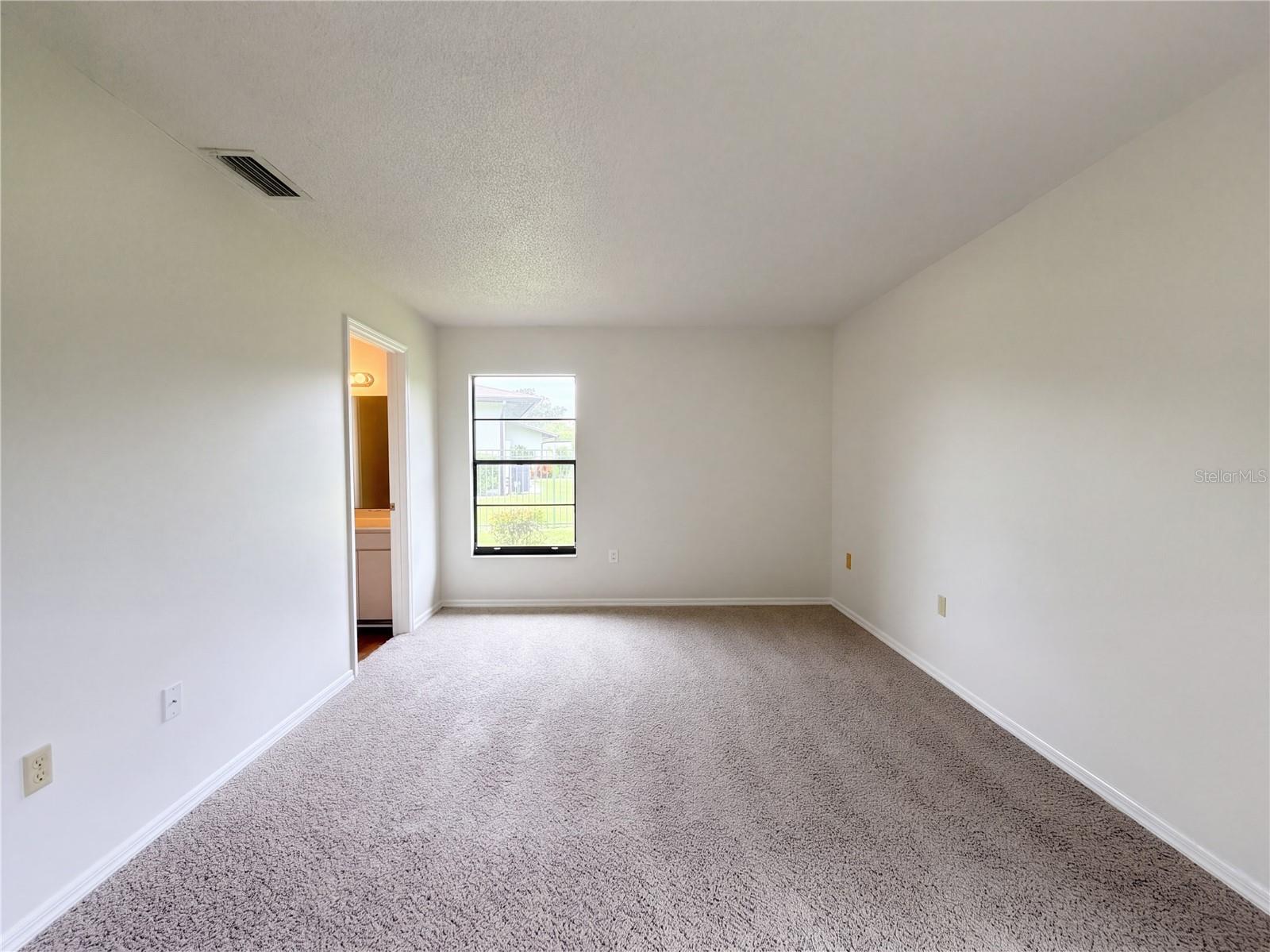6410 HERITAGE LN — photo 9