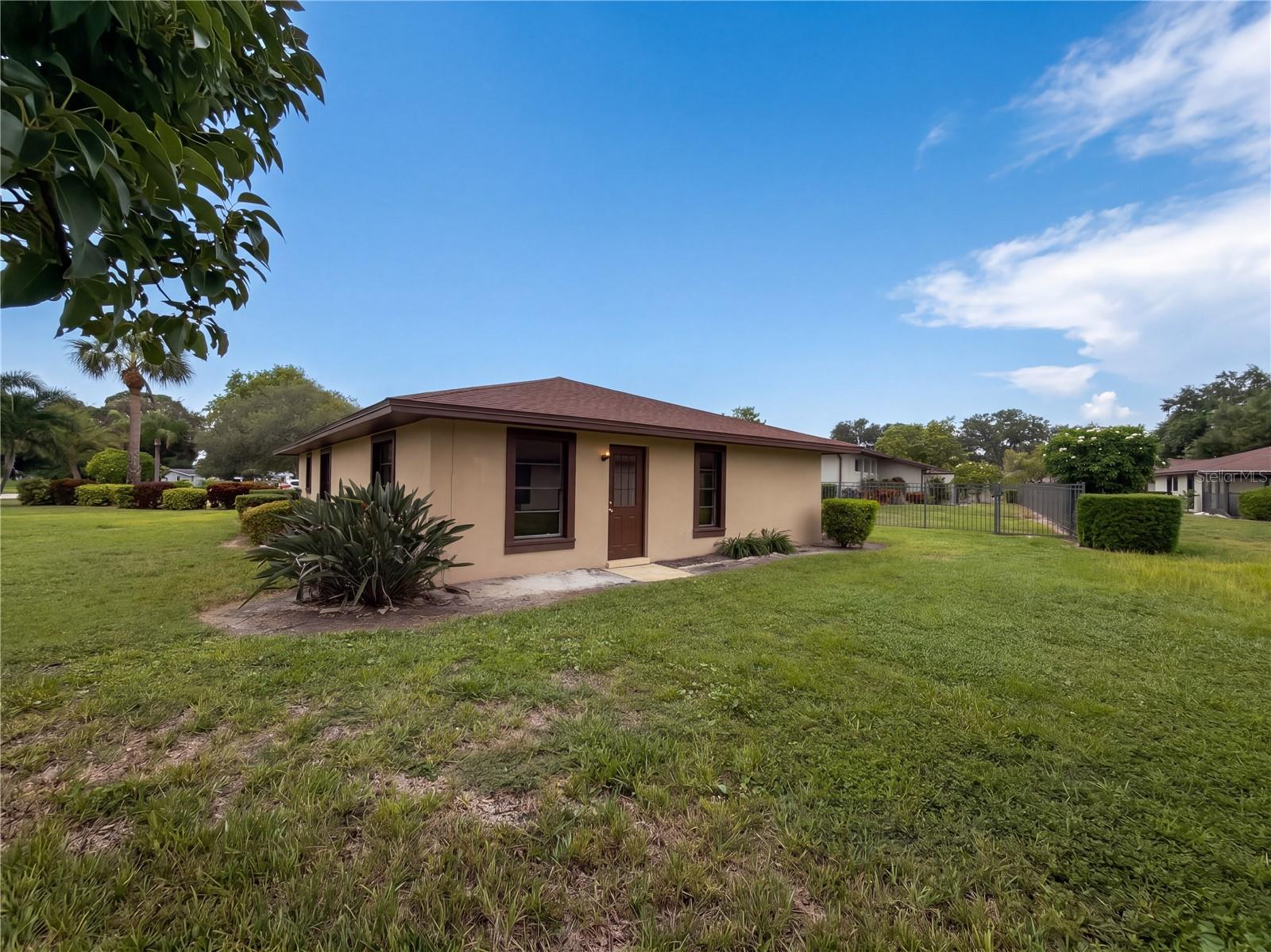 6410 HERITAGE LN — photo 21