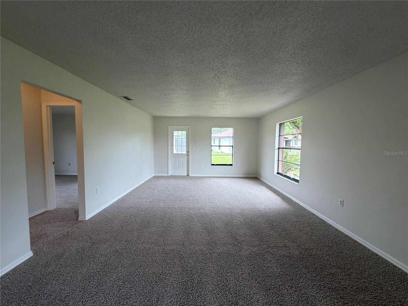 6410 HERITAGE LN — photo 6