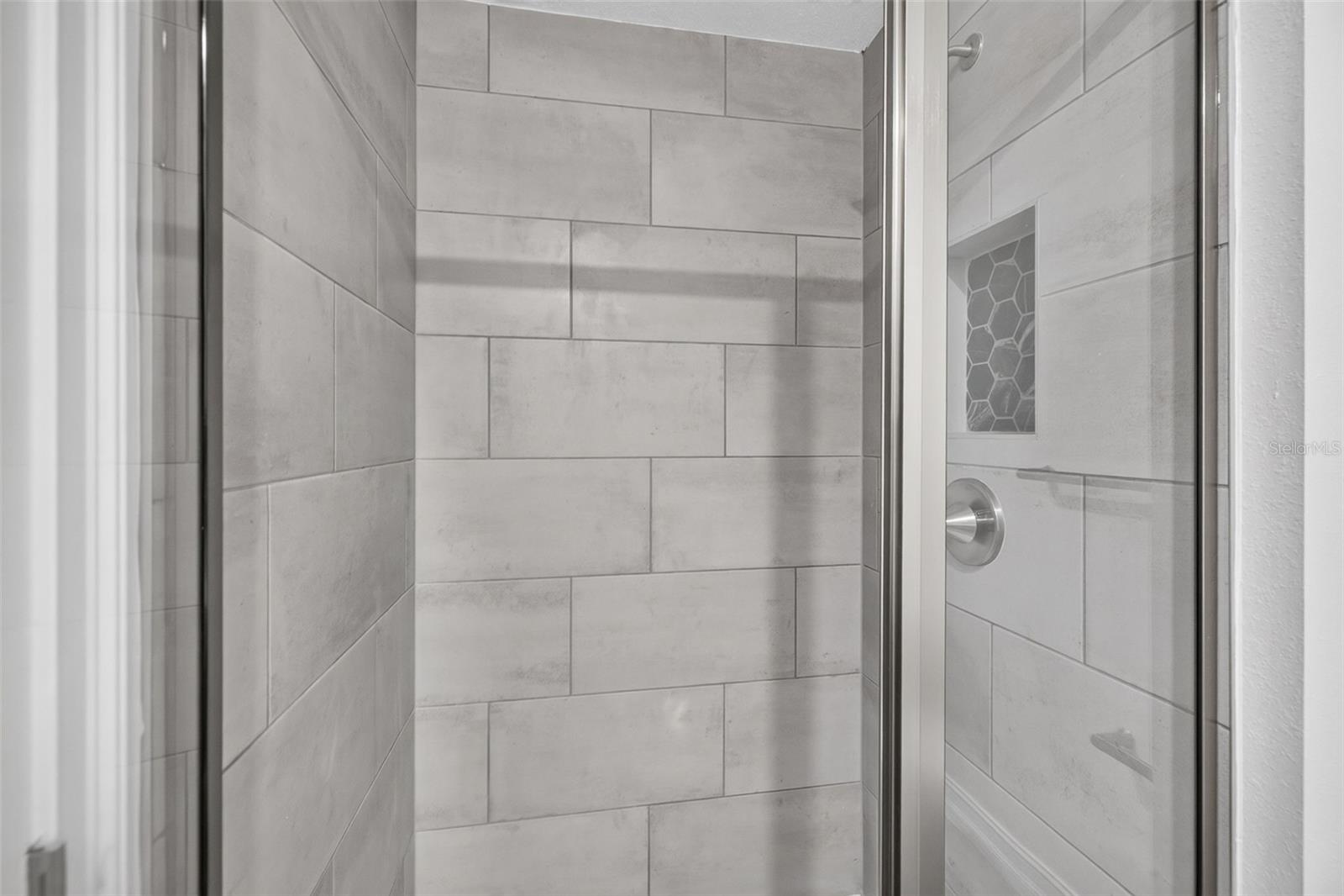 1439 WEST CHESTNUT ST — photo 5