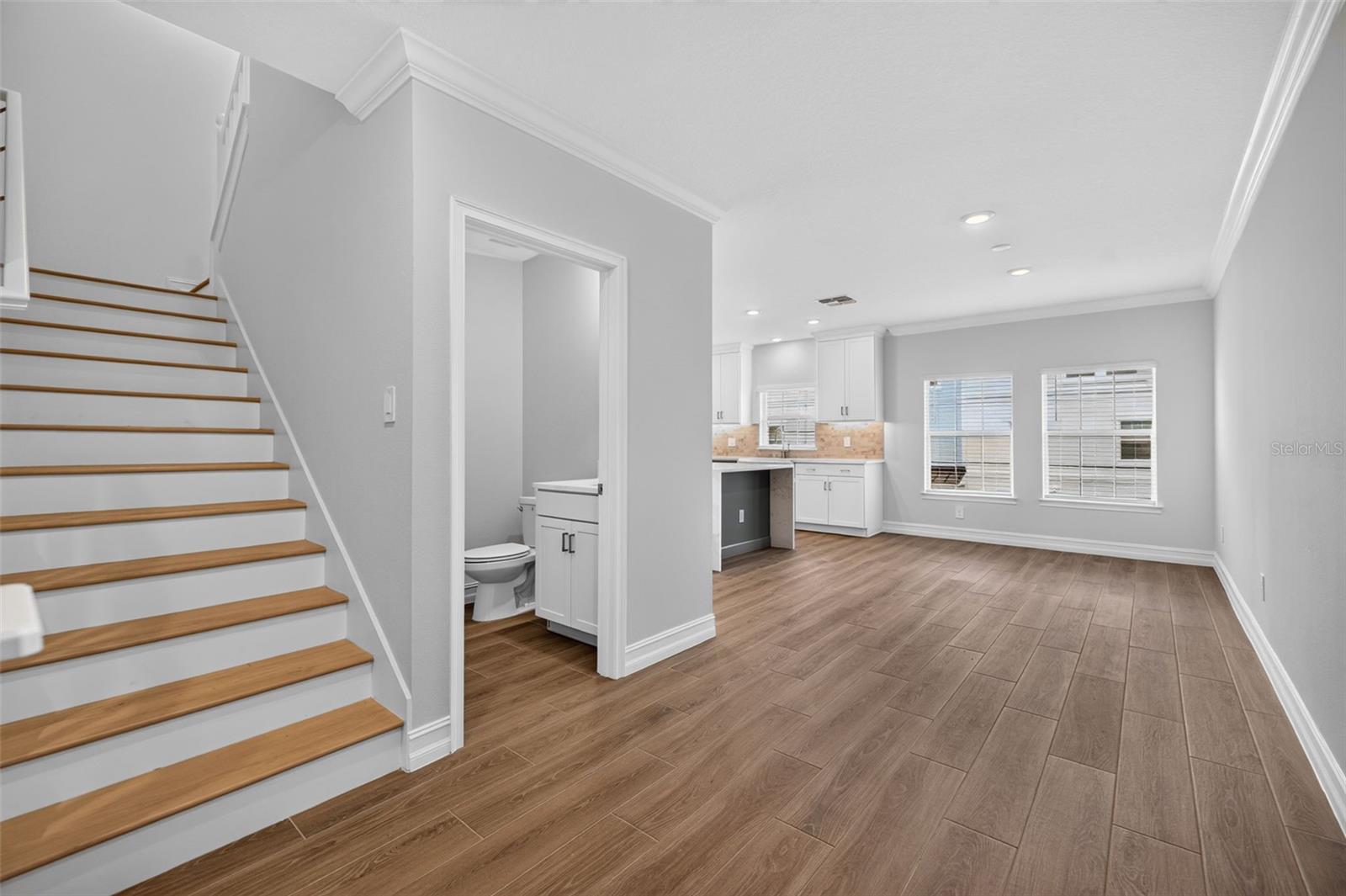 1439 WEST CHESTNUT ST — photo 6