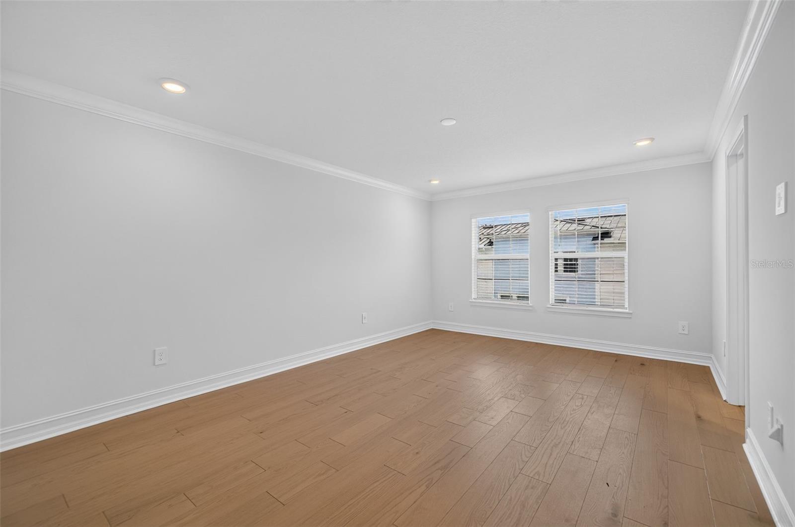 1439 WEST CHESTNUT ST — photo 20