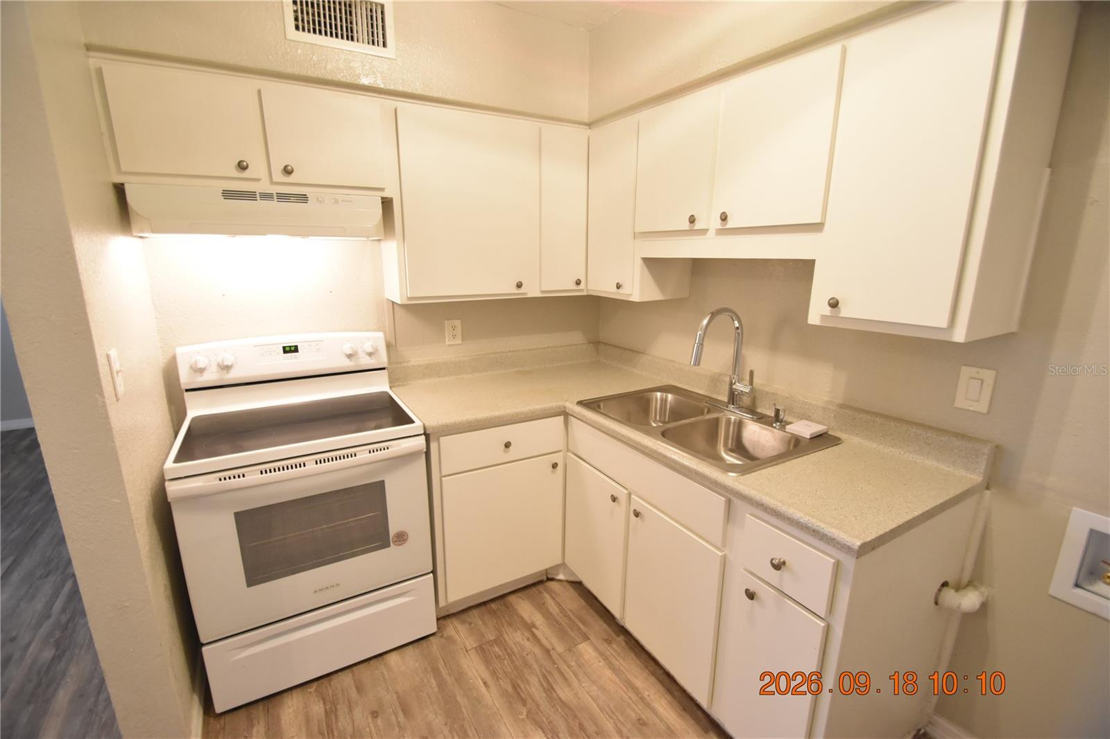 302 DANUBE AVE #3 — photo 11