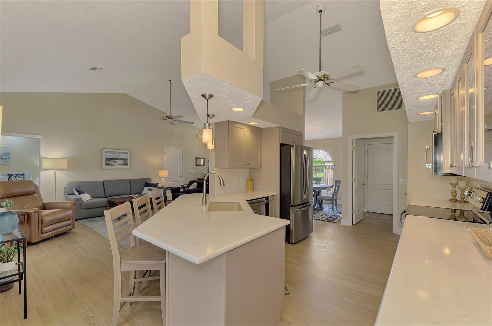 426 BERMUDA ISLES CIR — photo 15