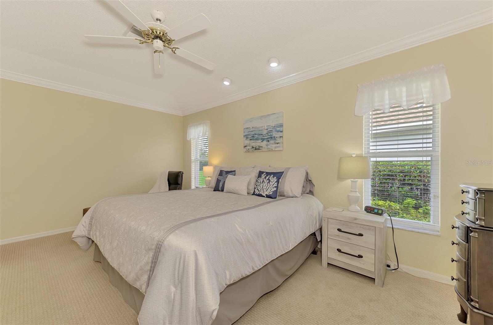 426 BERMUDA ISLES CIR — photo 31