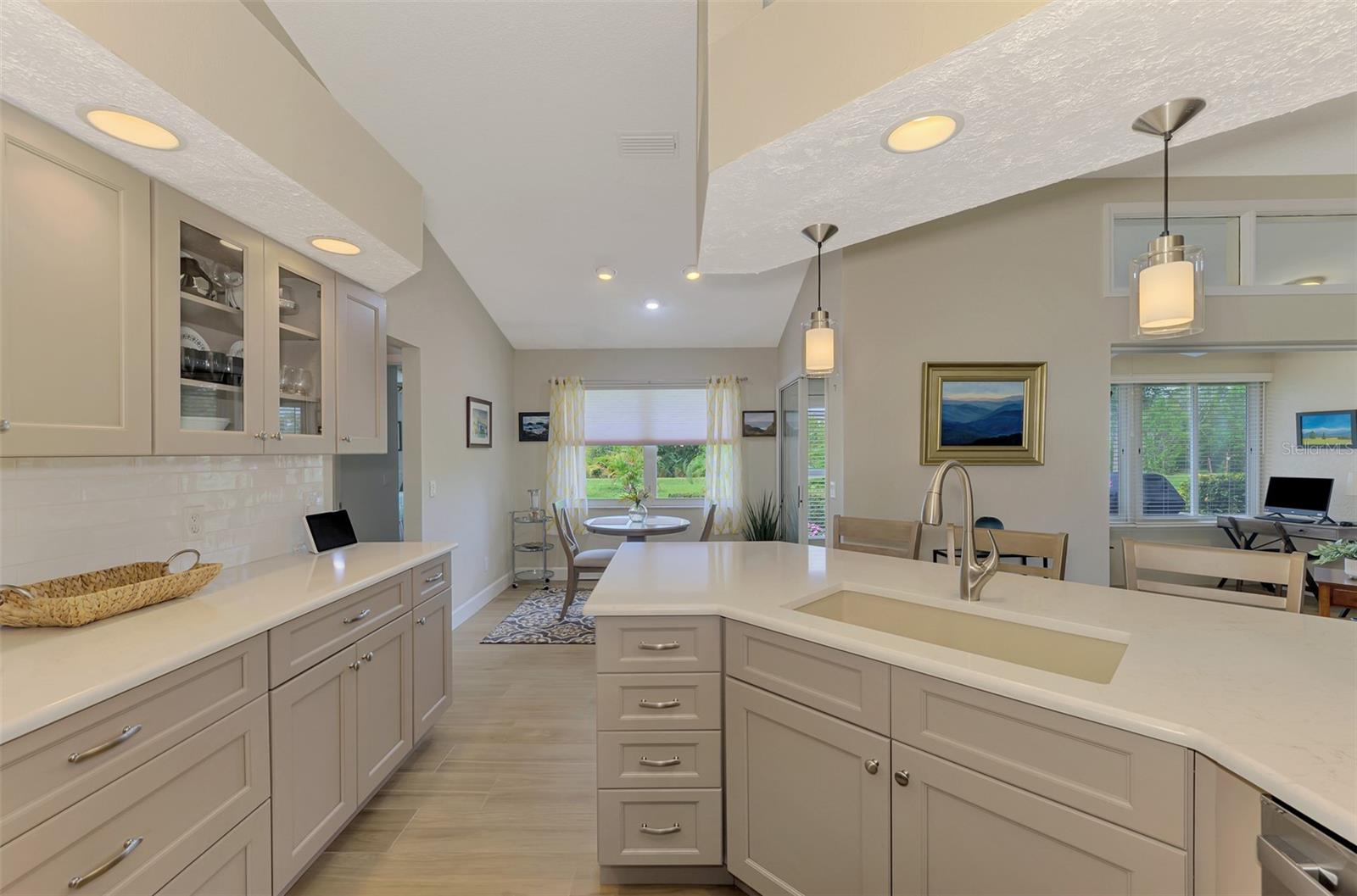 426 BERMUDA ISLES CIR — photo 36