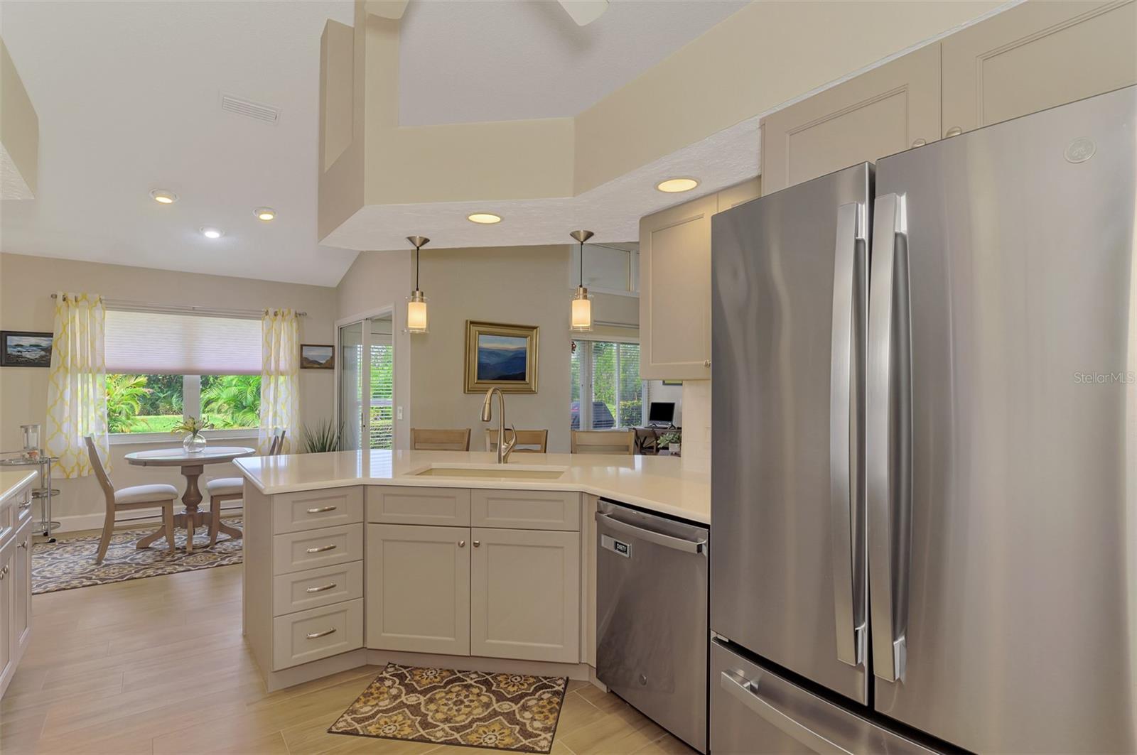 426 BERMUDA ISLES CIR — photo 23