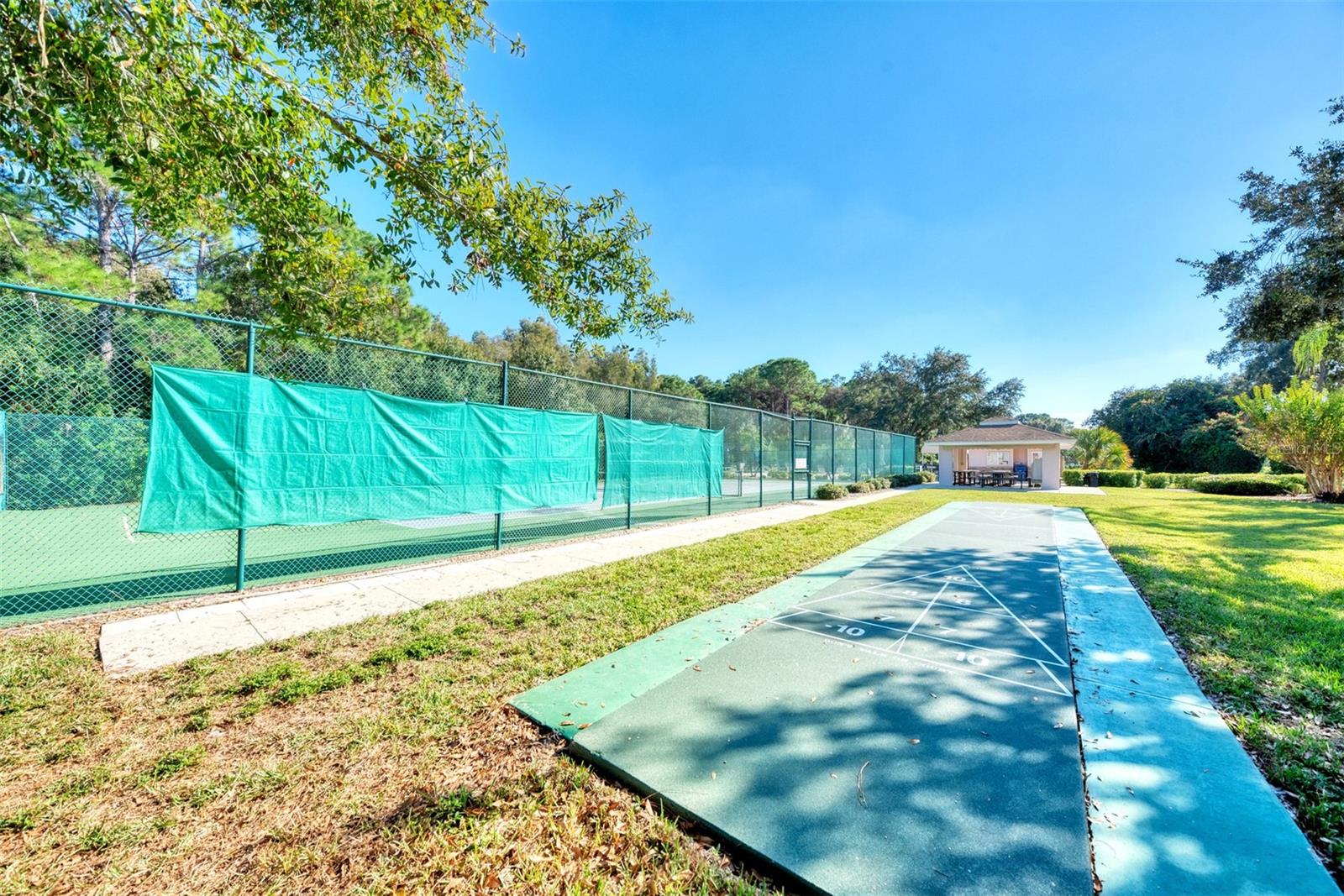 426 BERMUDA ISLES CIR — photo 93