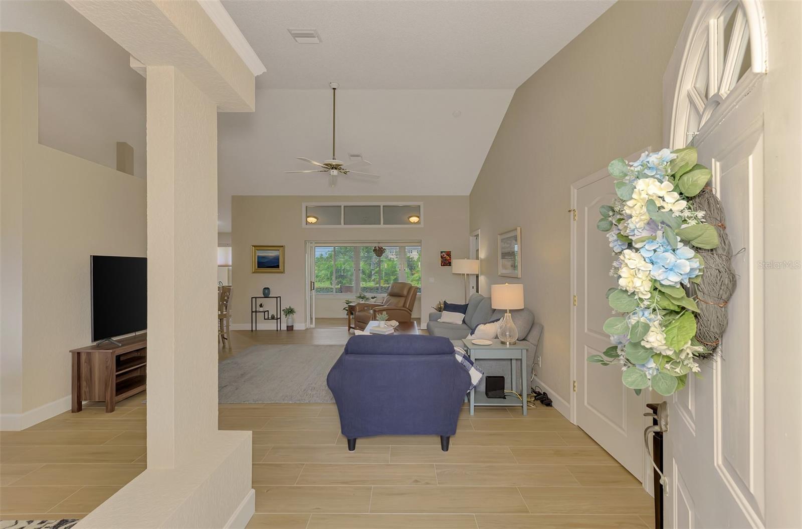 426 BERMUDA ISLES CIR — photo 8