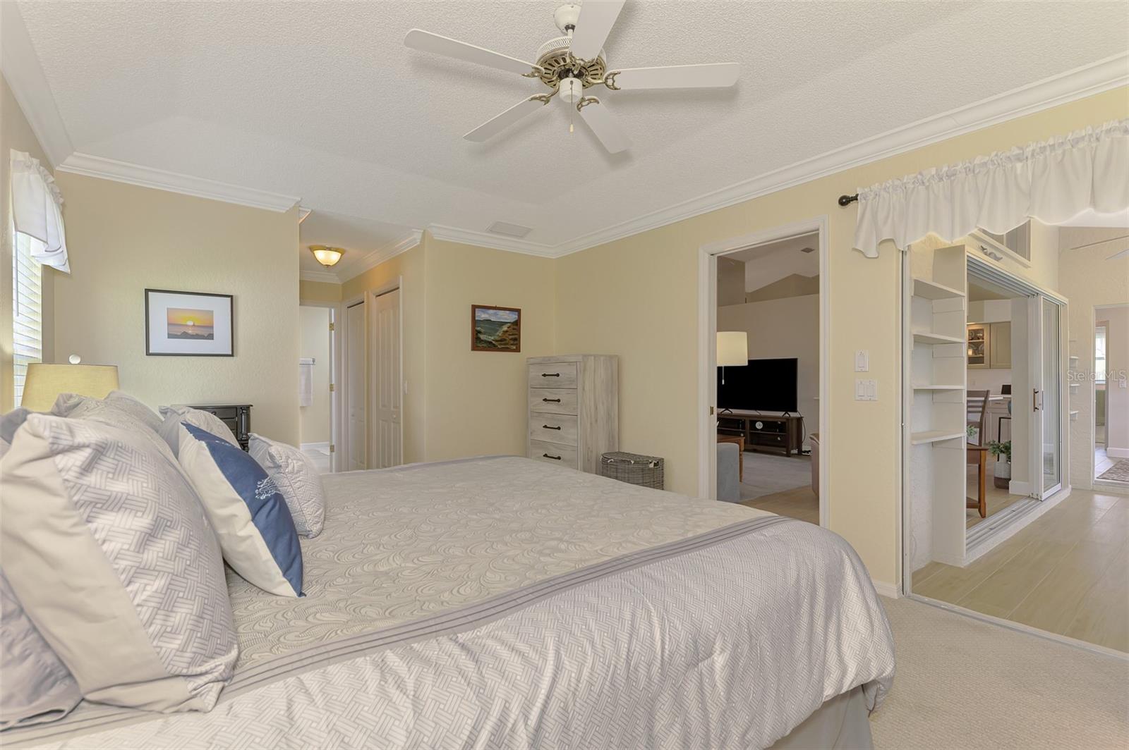 426 BERMUDA ISLES CIR — photo 43