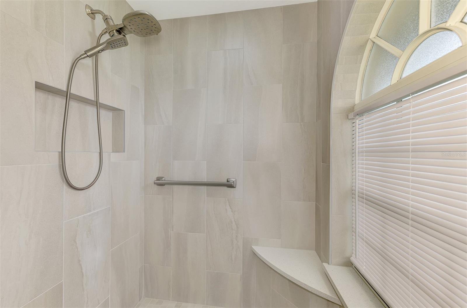 426 BERMUDA ISLES CIR — photo 40
