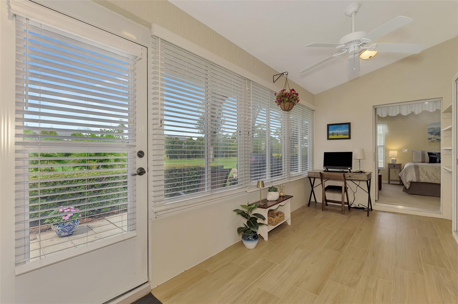 426 BERMUDA ISLES CIR — photo 54