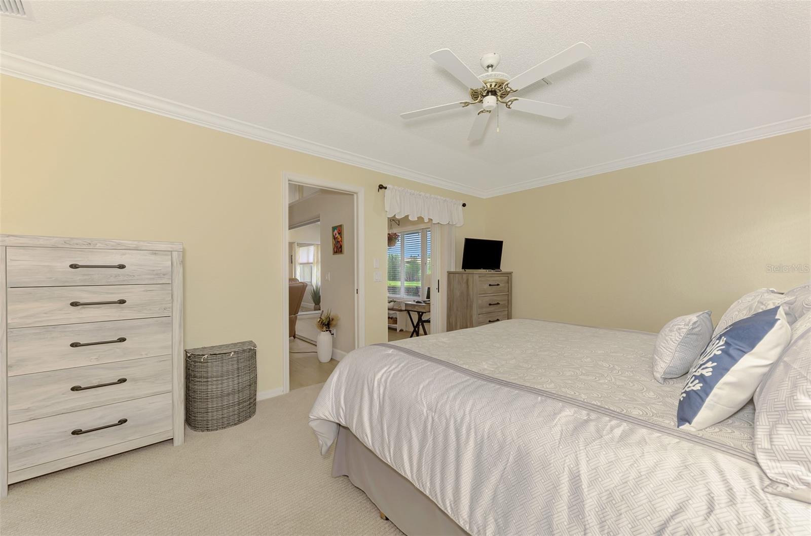 426 BERMUDA ISLES CIR — photo 30