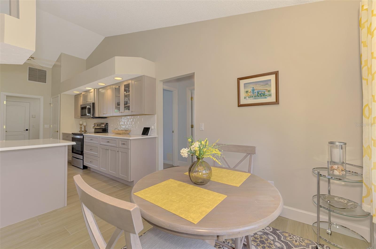426 BERMUDA ISLES CIR — photo 33