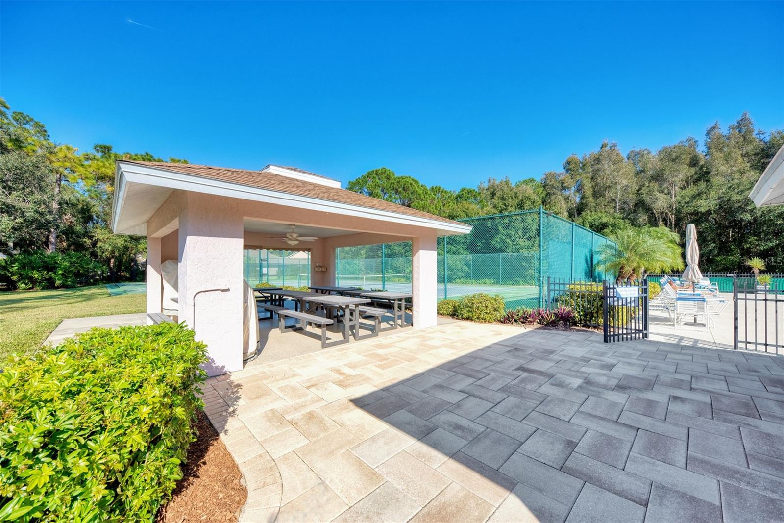 426 BERMUDA ISLES CIR — photo 83