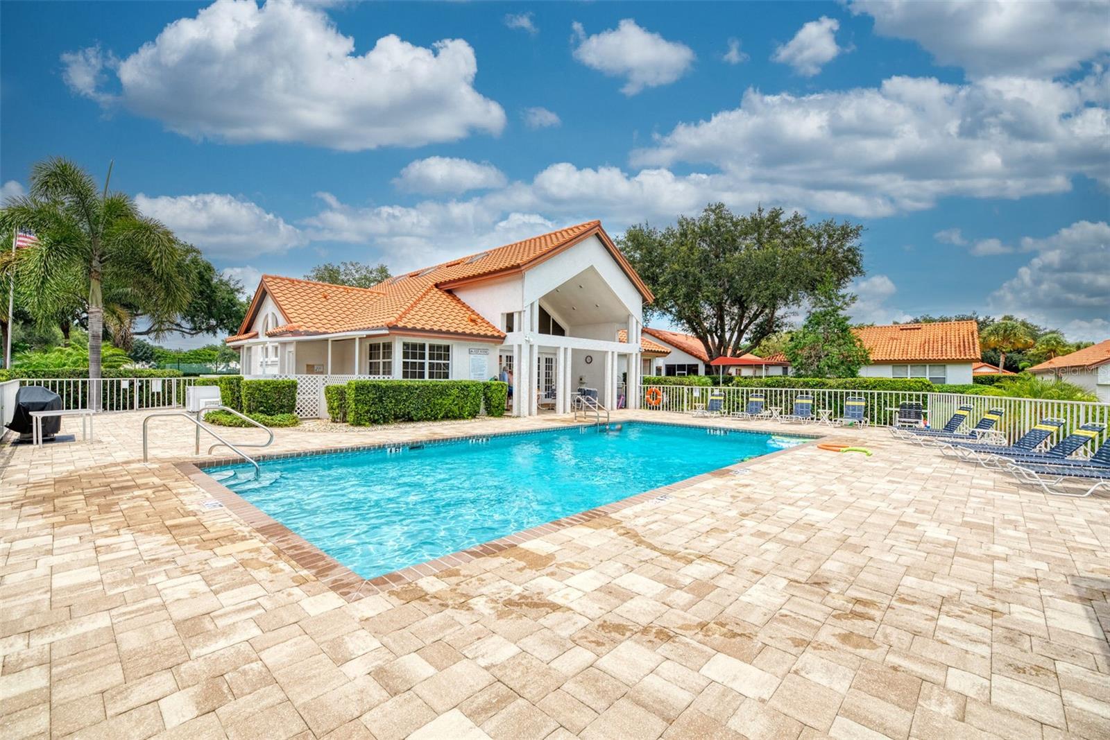 426 BERMUDA ISLES CIR — photo 97