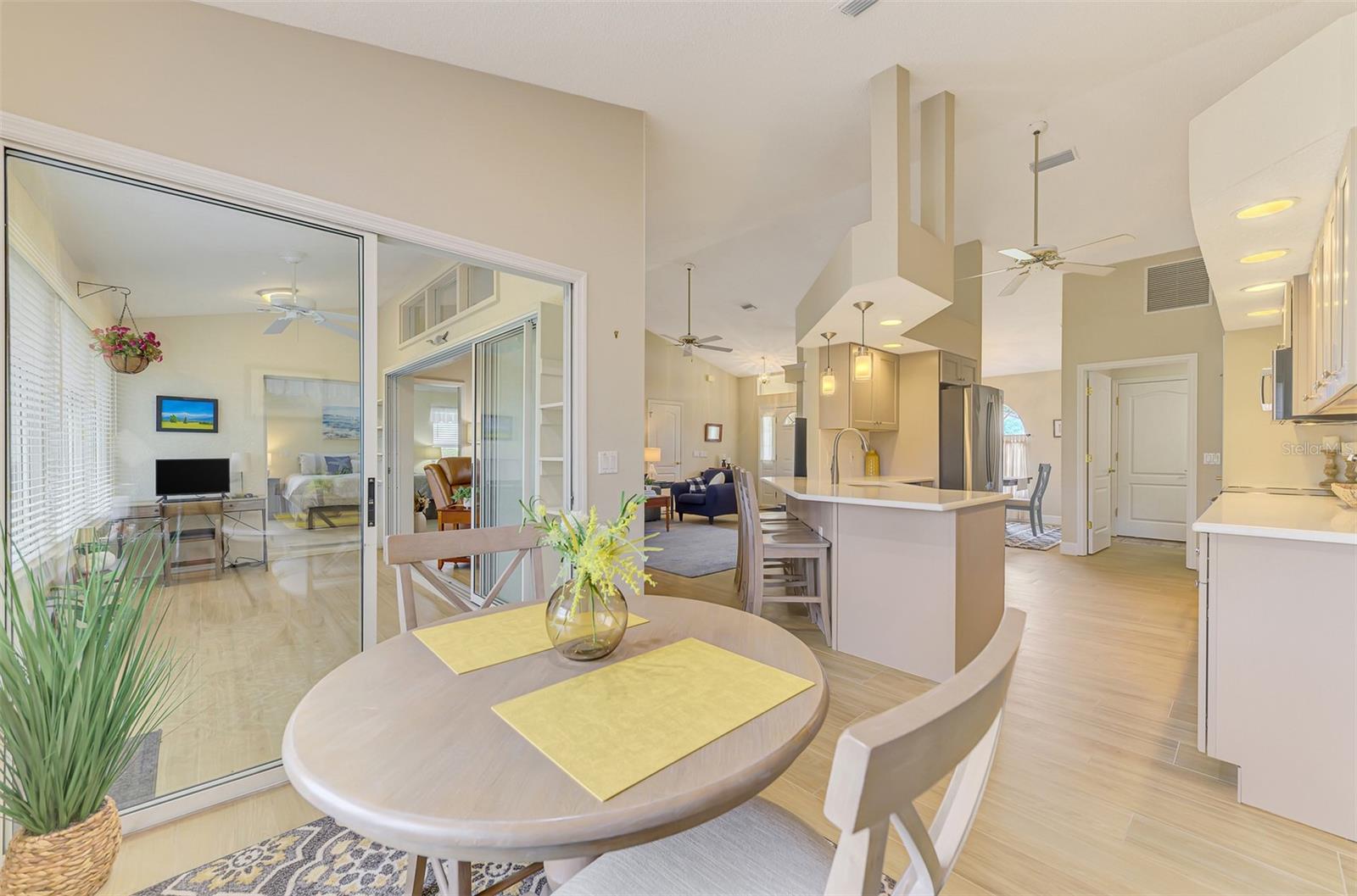 426 BERMUDA ISLES CIR — photo 32