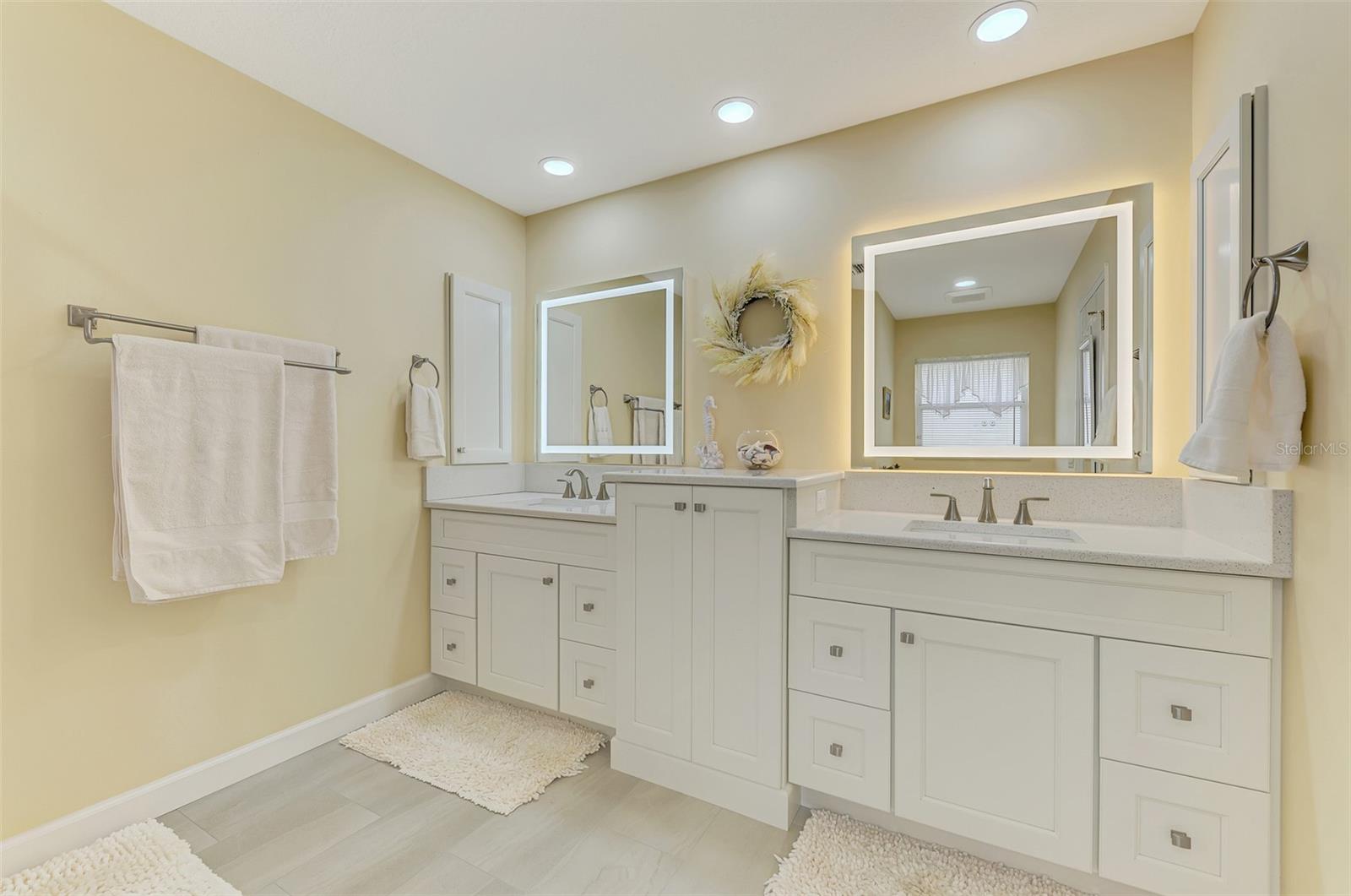 426 BERMUDA ISLES CIR — photo 42
