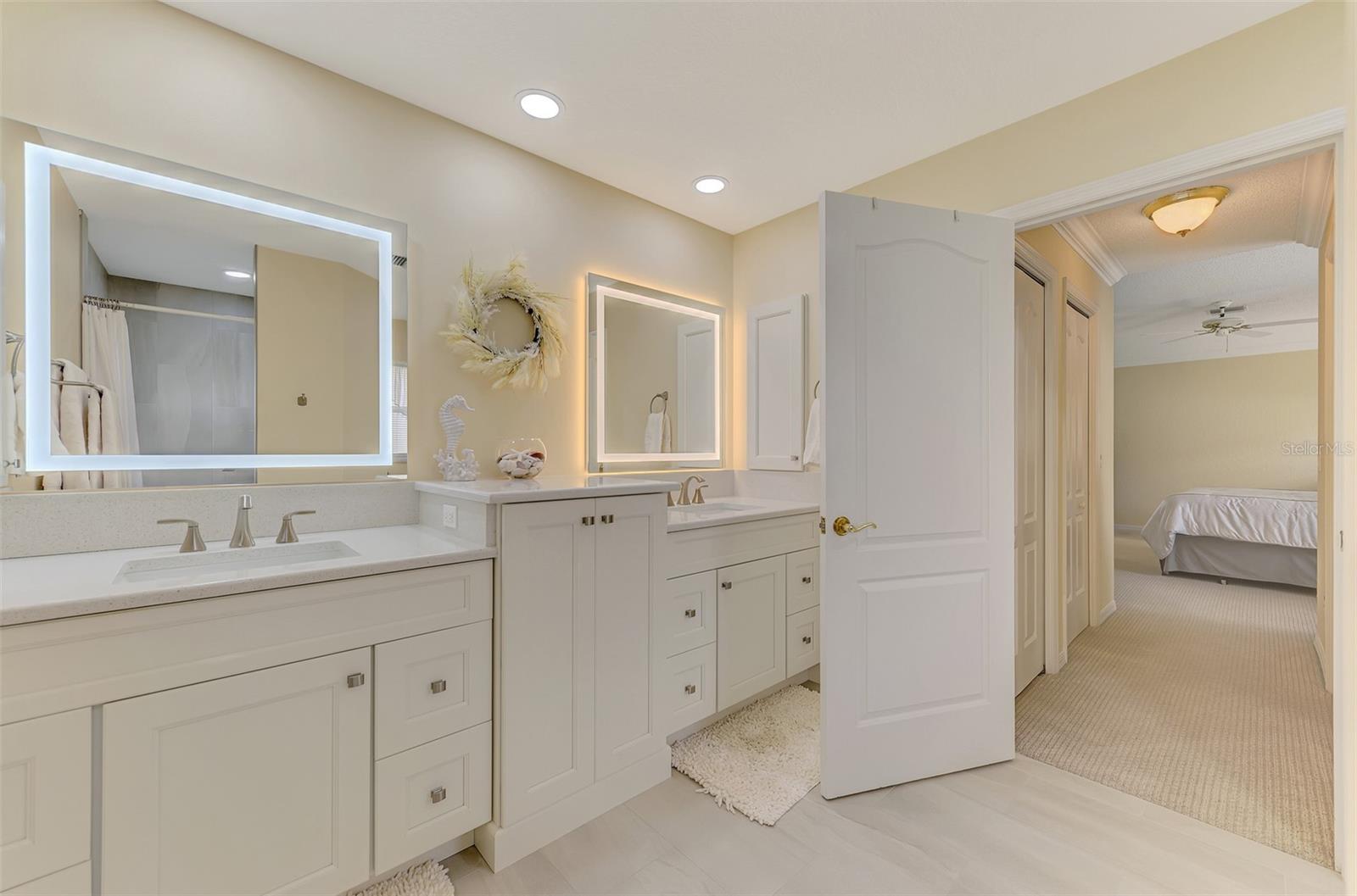 426 BERMUDA ISLES CIR — photo 39