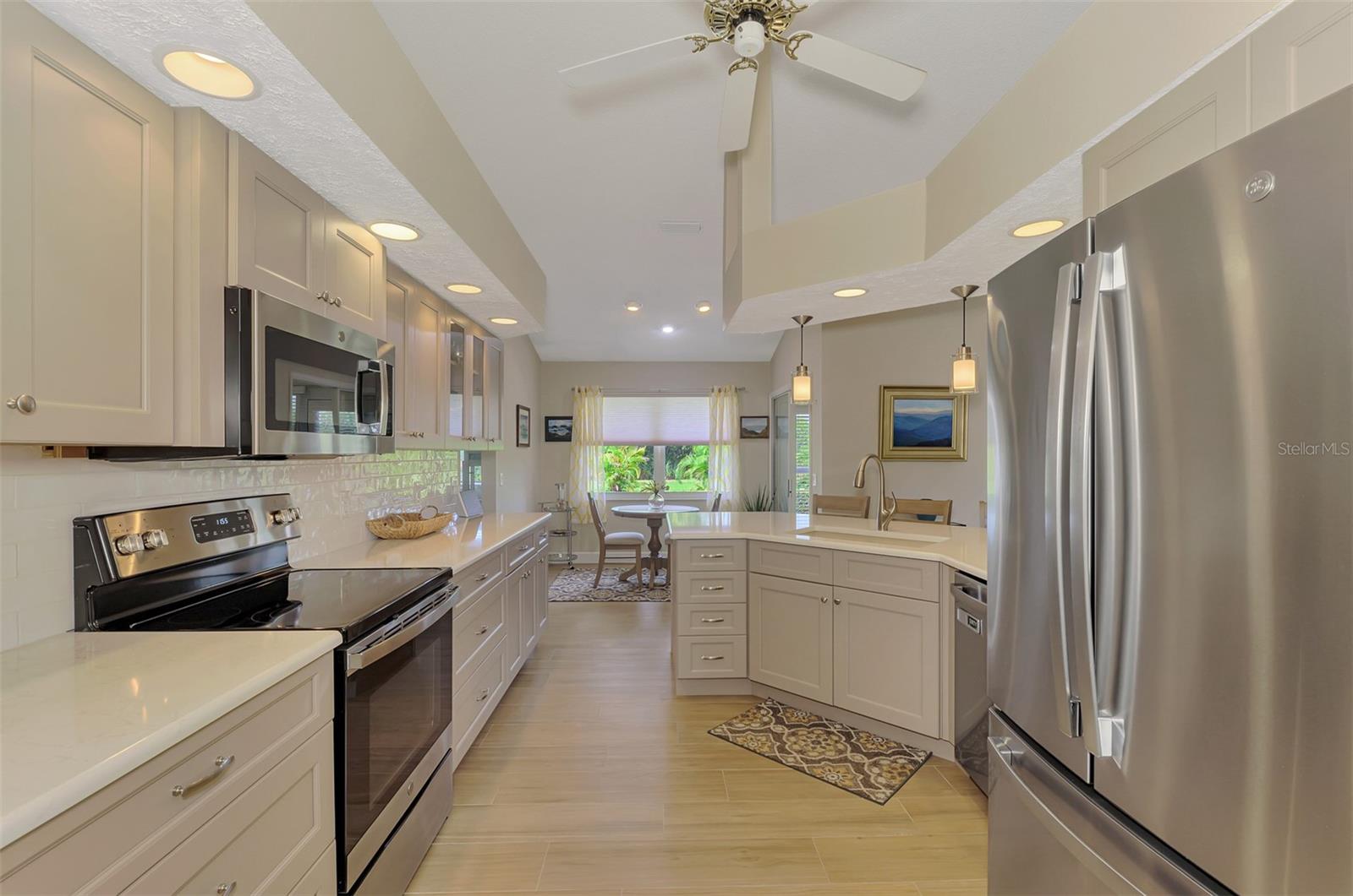426 BERMUDA ISLES CIR — photo 25
