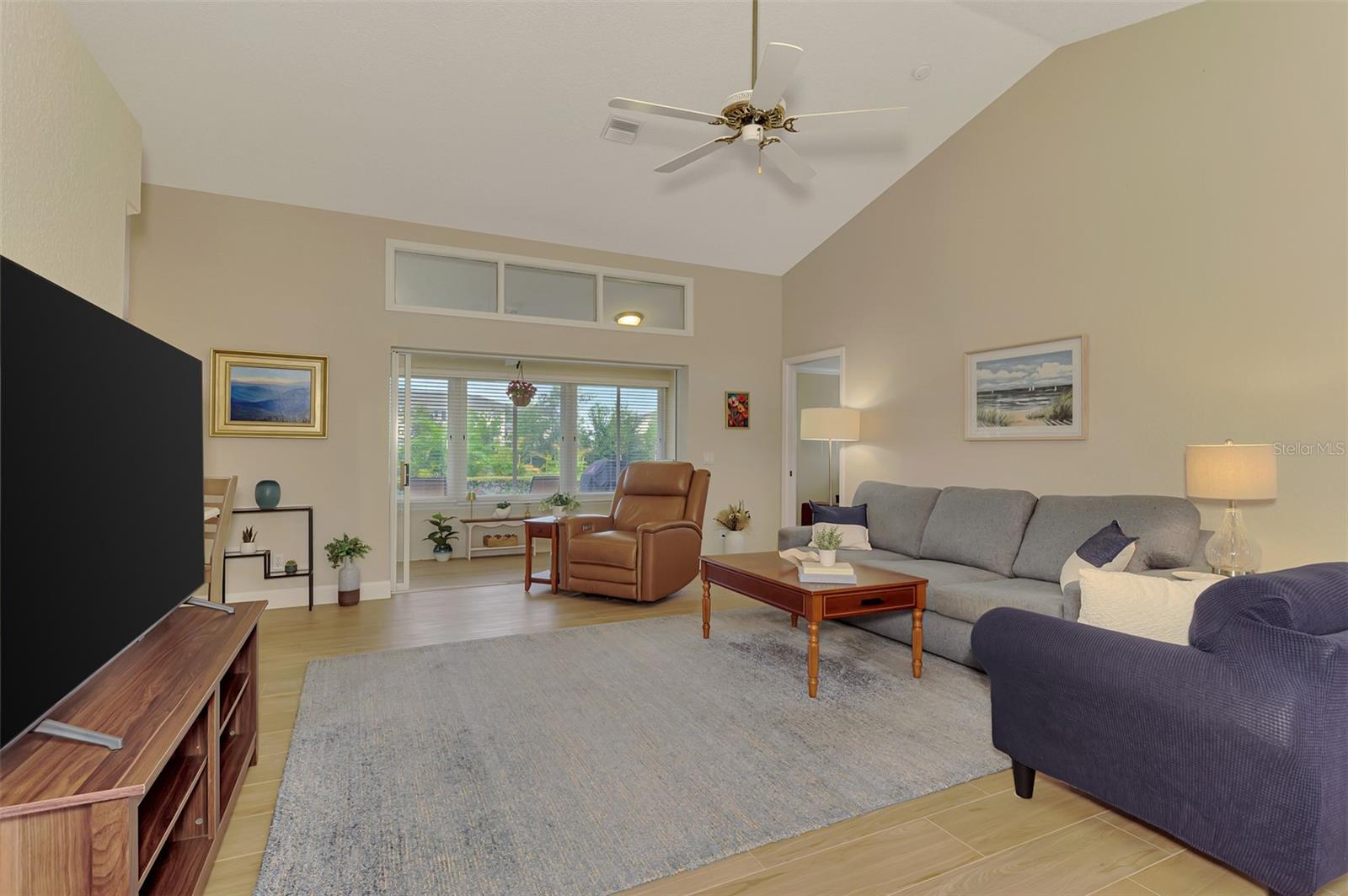 426 BERMUDA ISLES CIR — photo 12