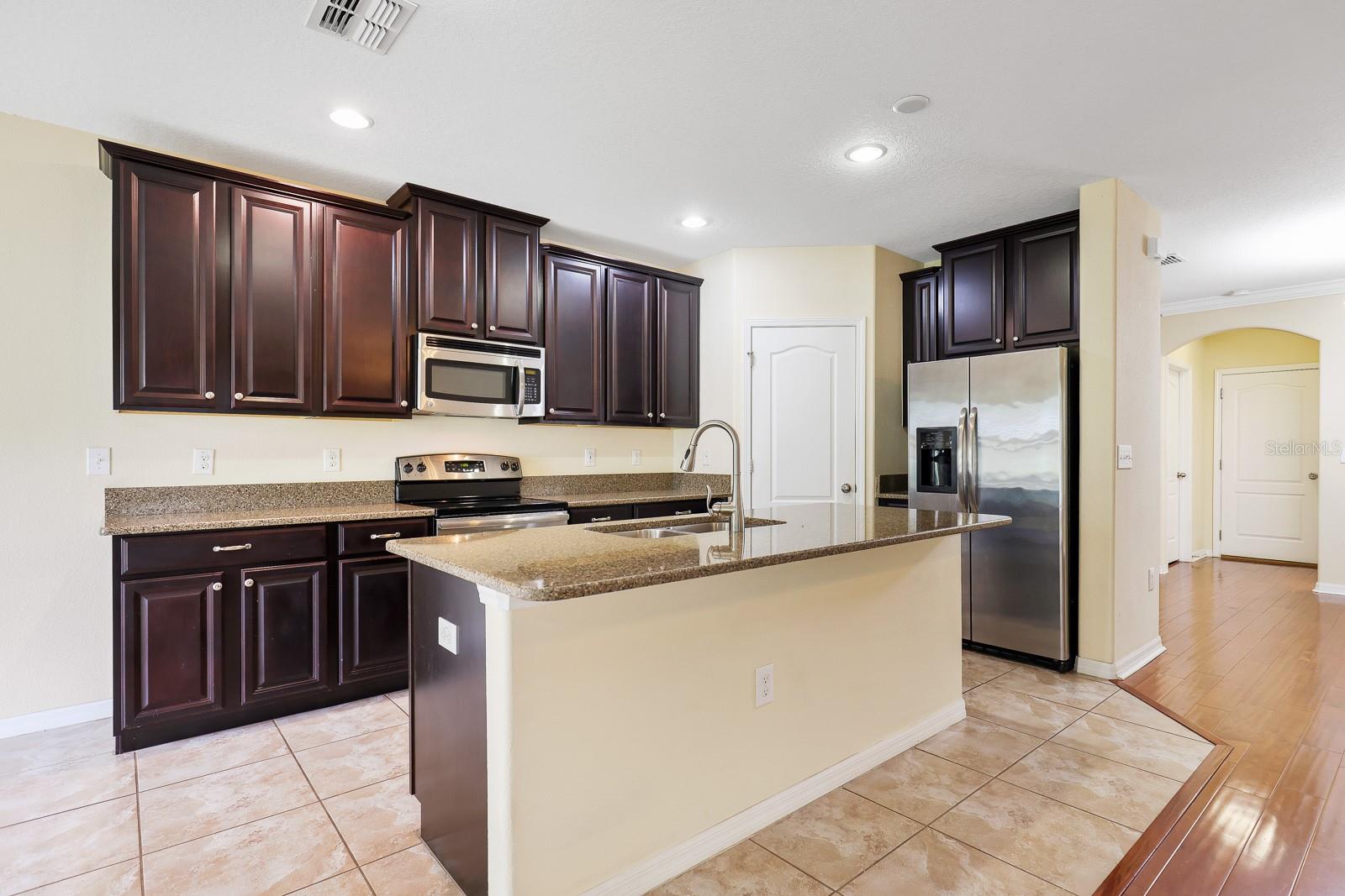 2724 GARDEN FALLS DR — photo 3