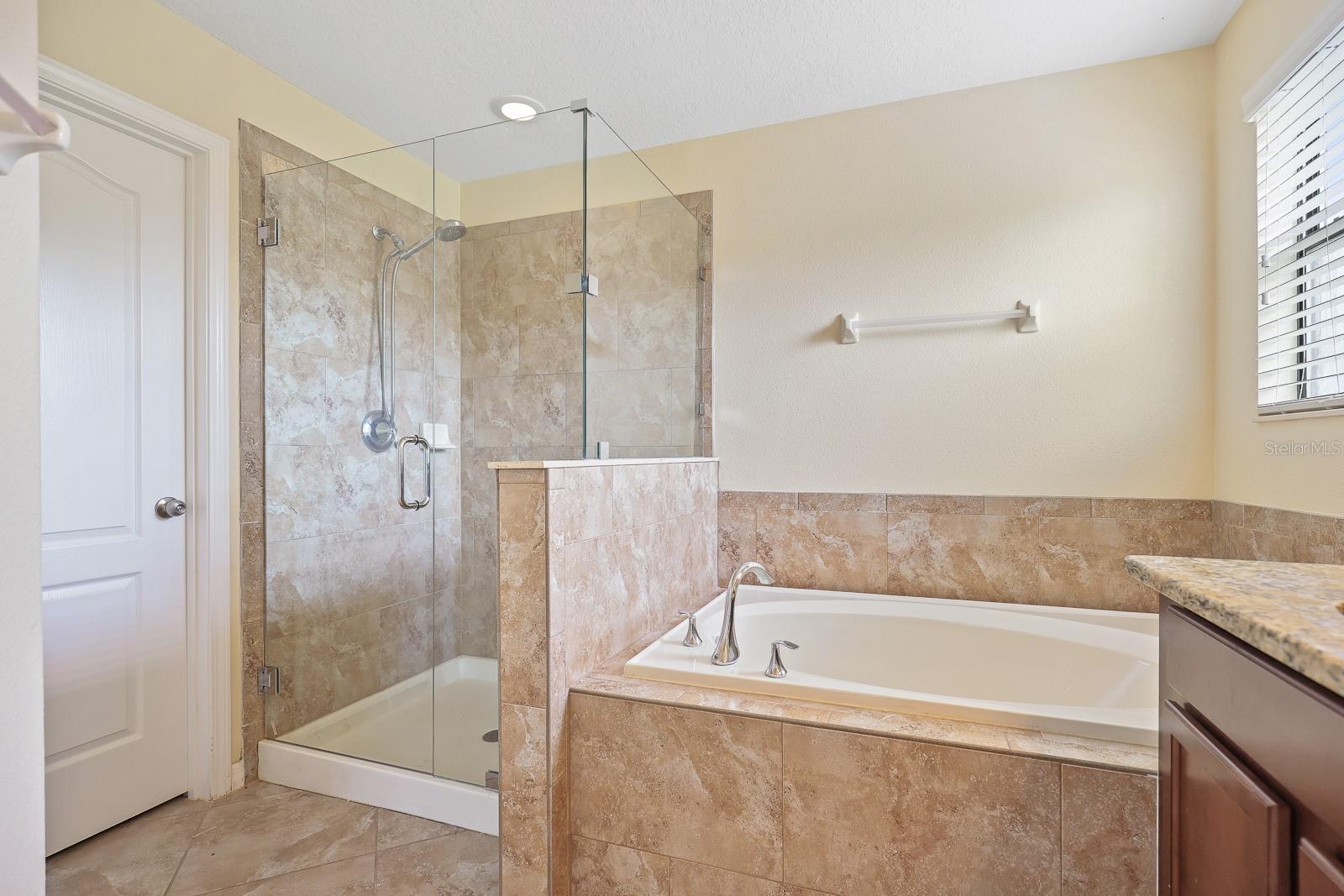 2724 GARDEN FALLS DR — photo 25