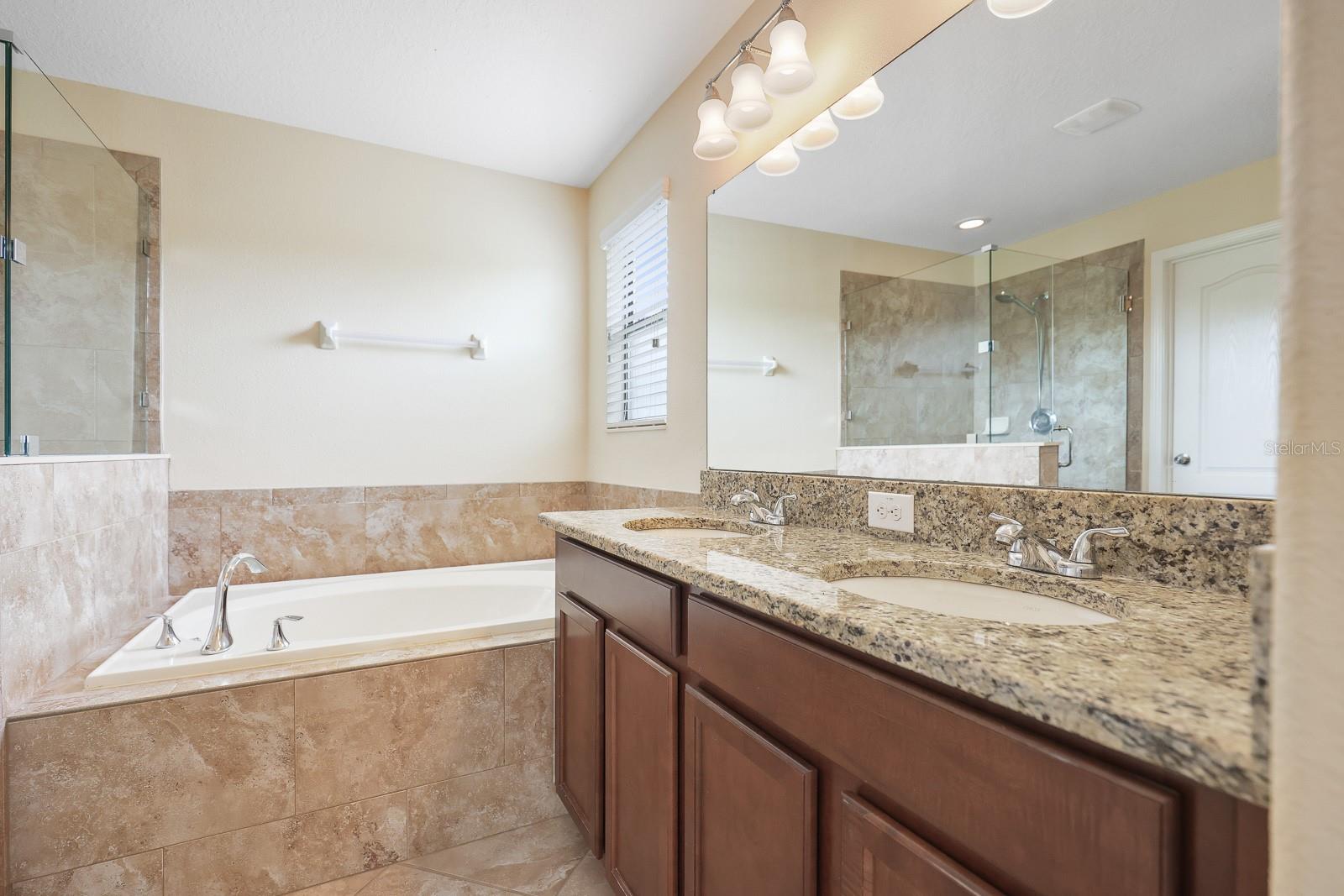 2724 GARDEN FALLS DR — photo 24