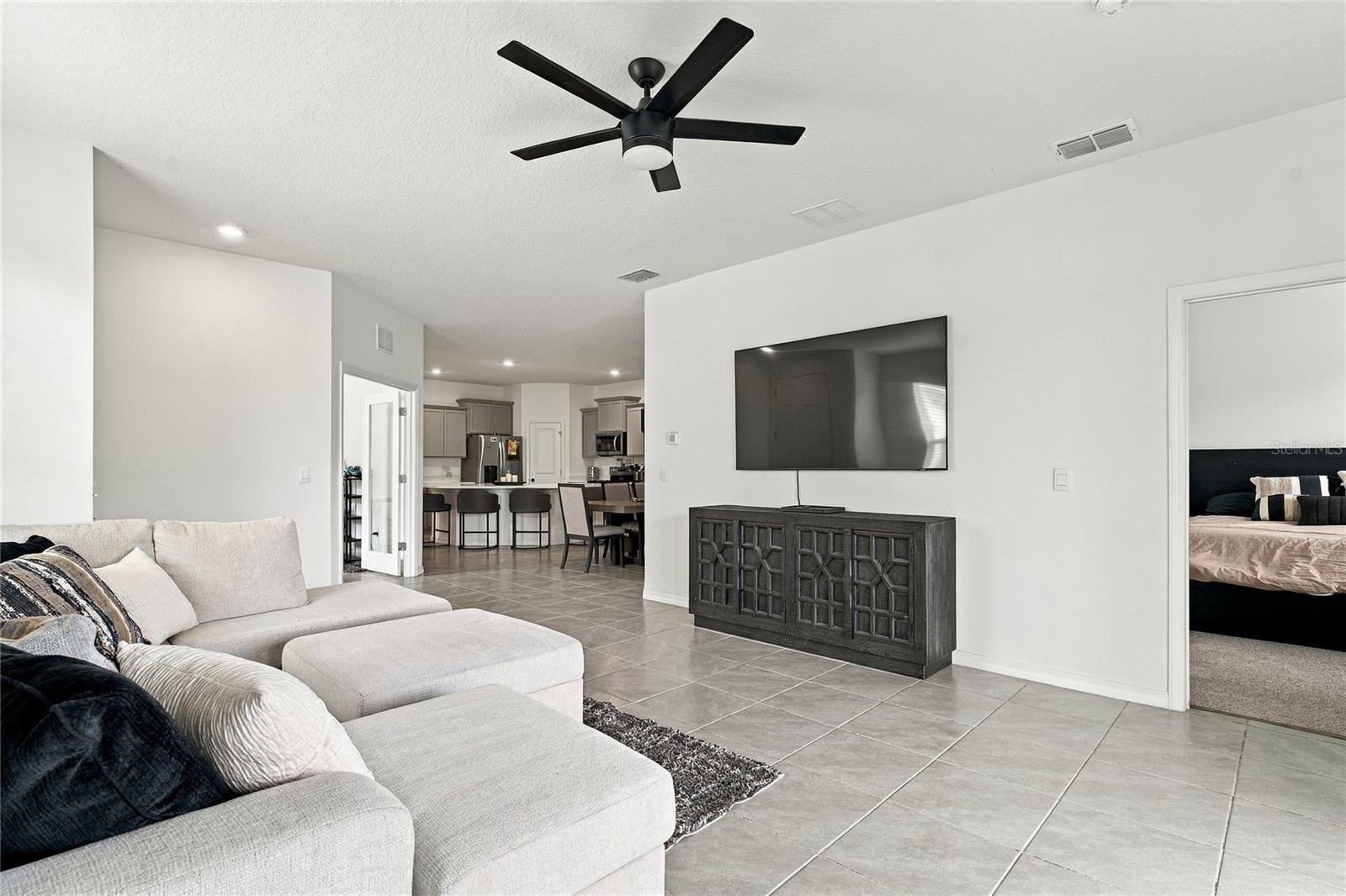 8514 BOLD CYPRESS LN — photo 4