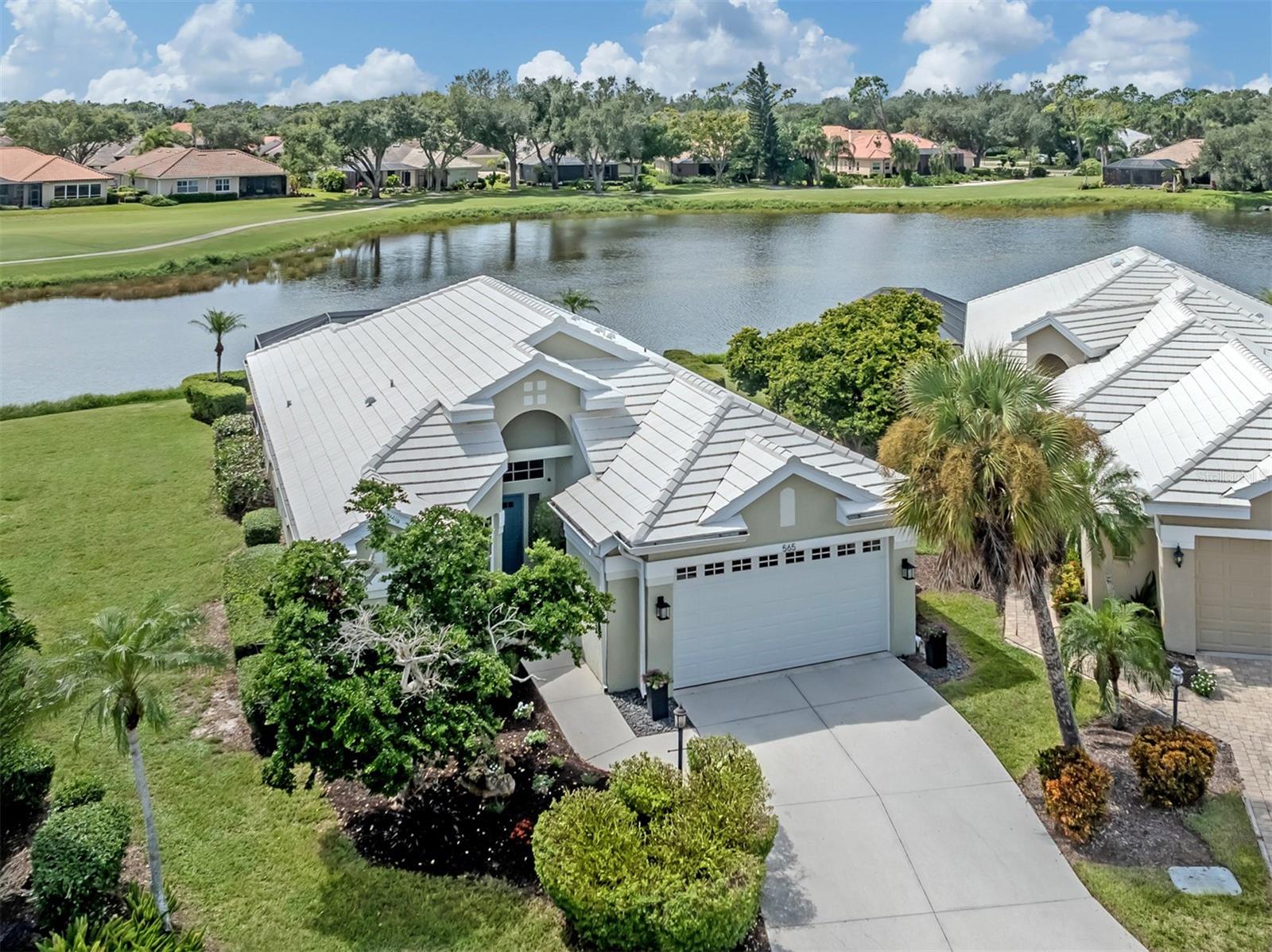 565 FALLBROOK DR — photo 33