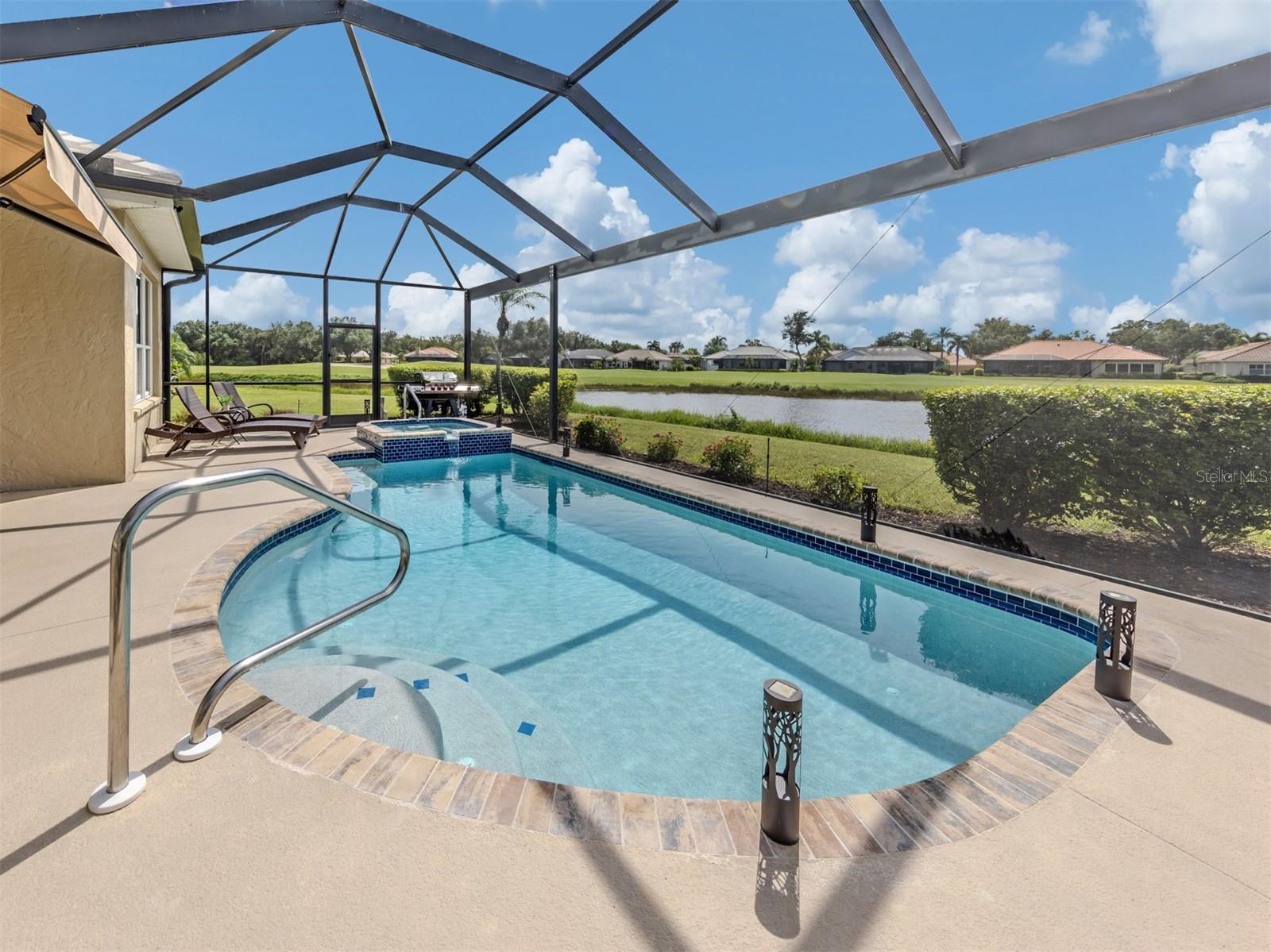 565 FALLBROOK DR — photo 39