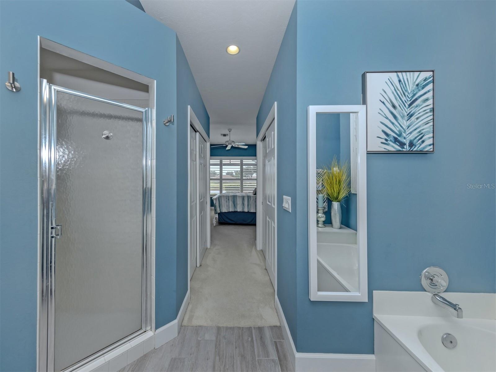565 FALLBROOK DR — photo 22