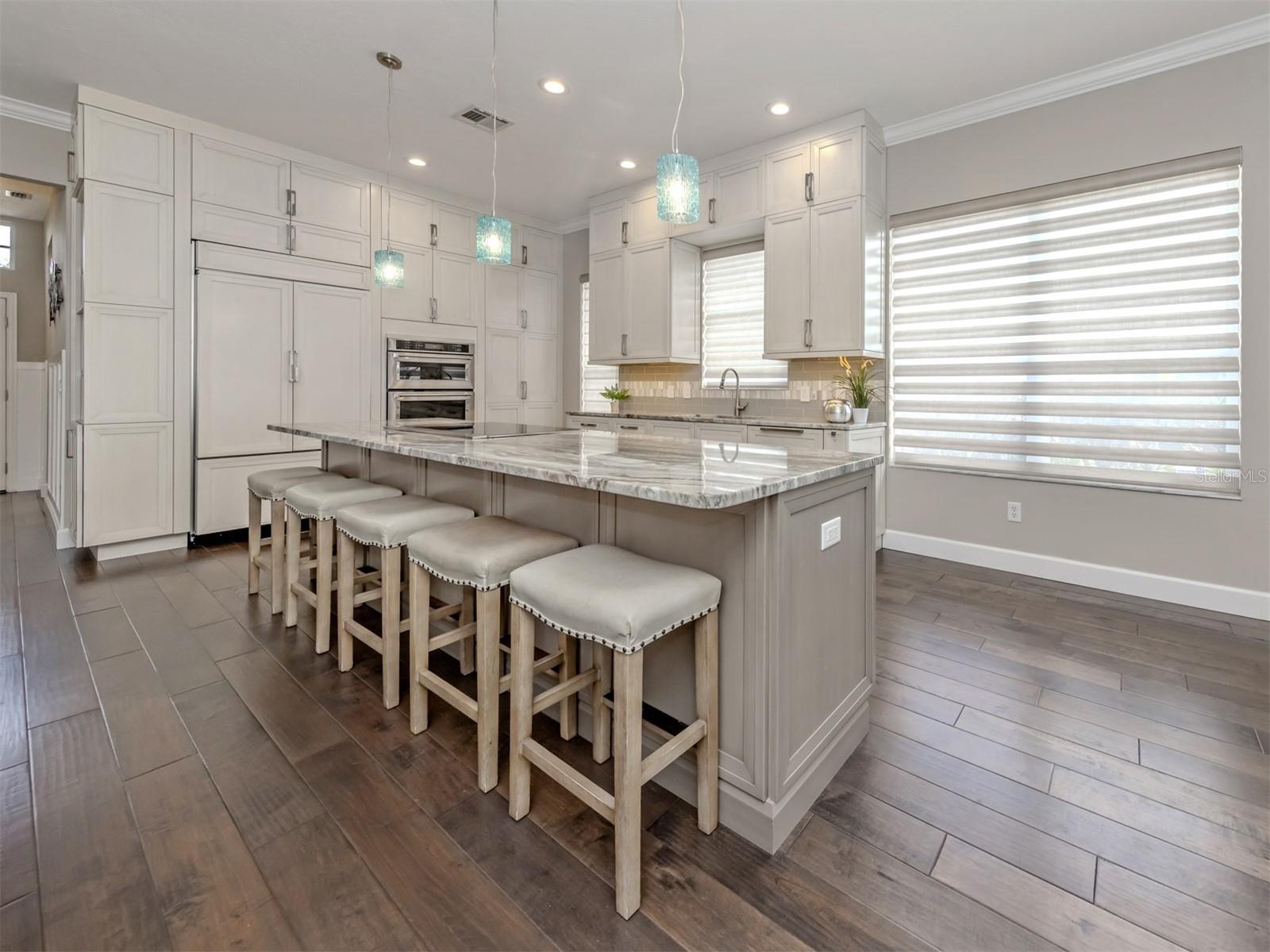 565 FALLBROOK DR — photo 18