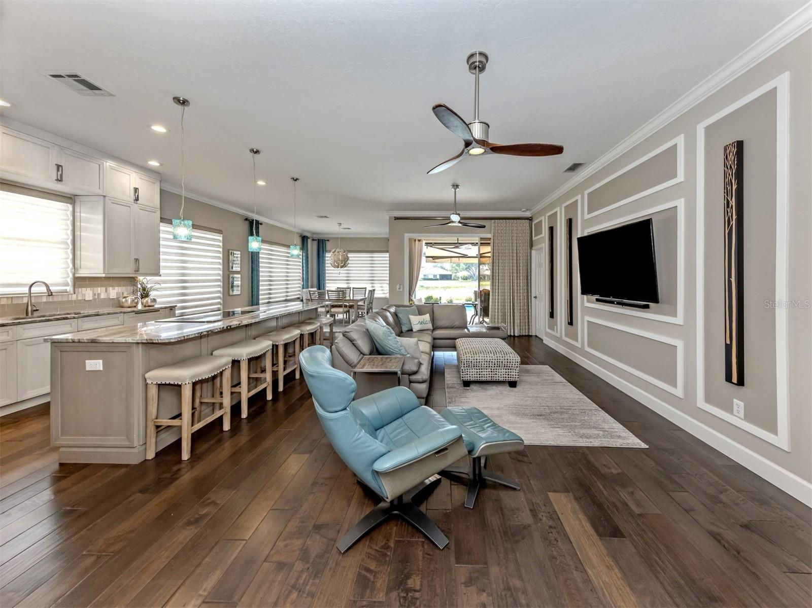 565 FALLBROOK DR — photo 4