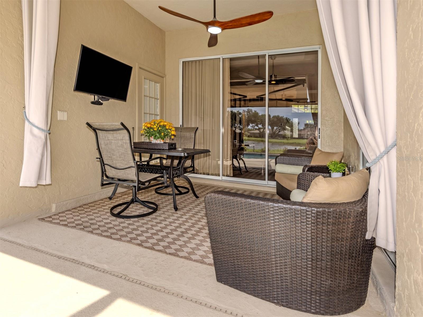 565 FALLBROOK DR — photo 10