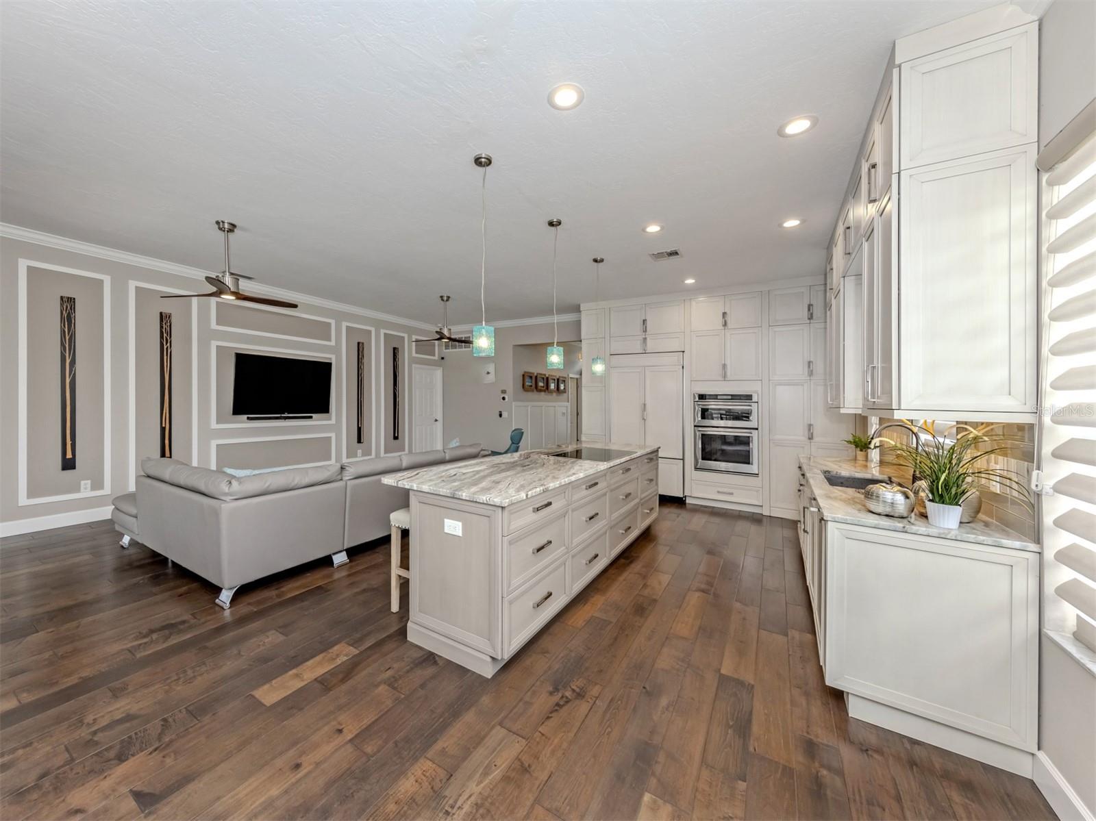 565 FALLBROOK DR — photo 11